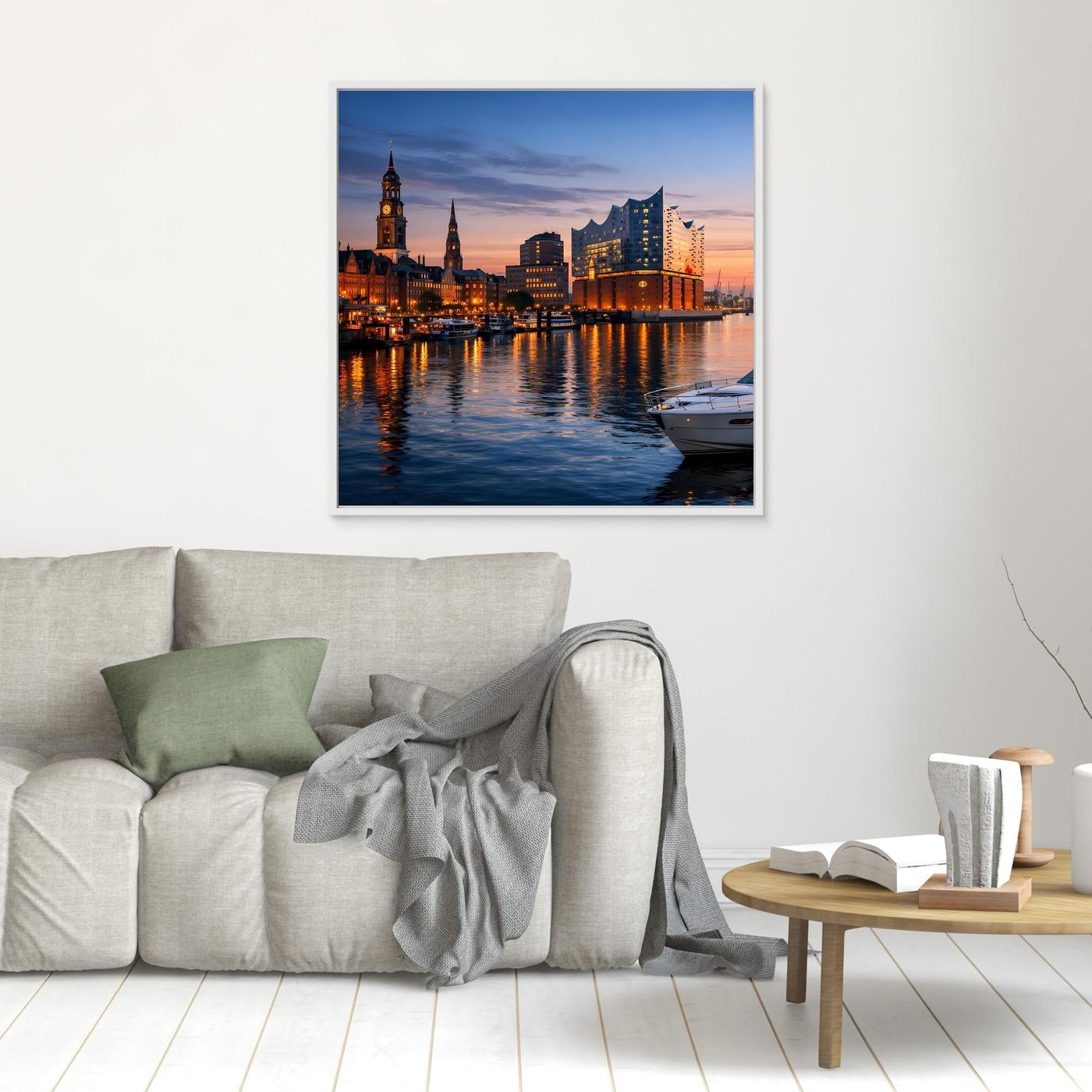 Leinwand-Wandbild der Hamburger Skyline am Wasser mit weißem Rand