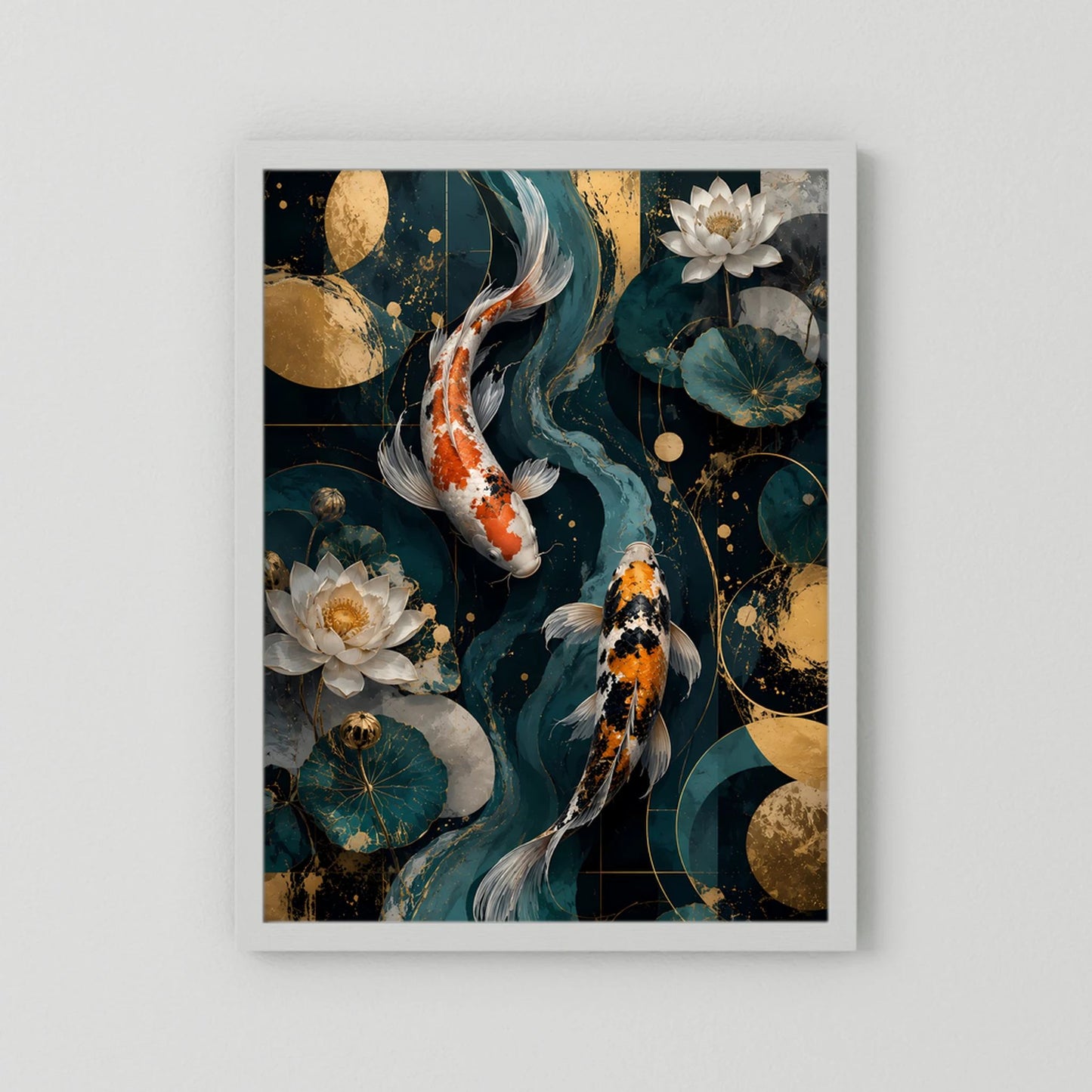 Weiß gerahmtes Hochformat-Poster mit Koi-Fischen in Petrol, Orange und Gold