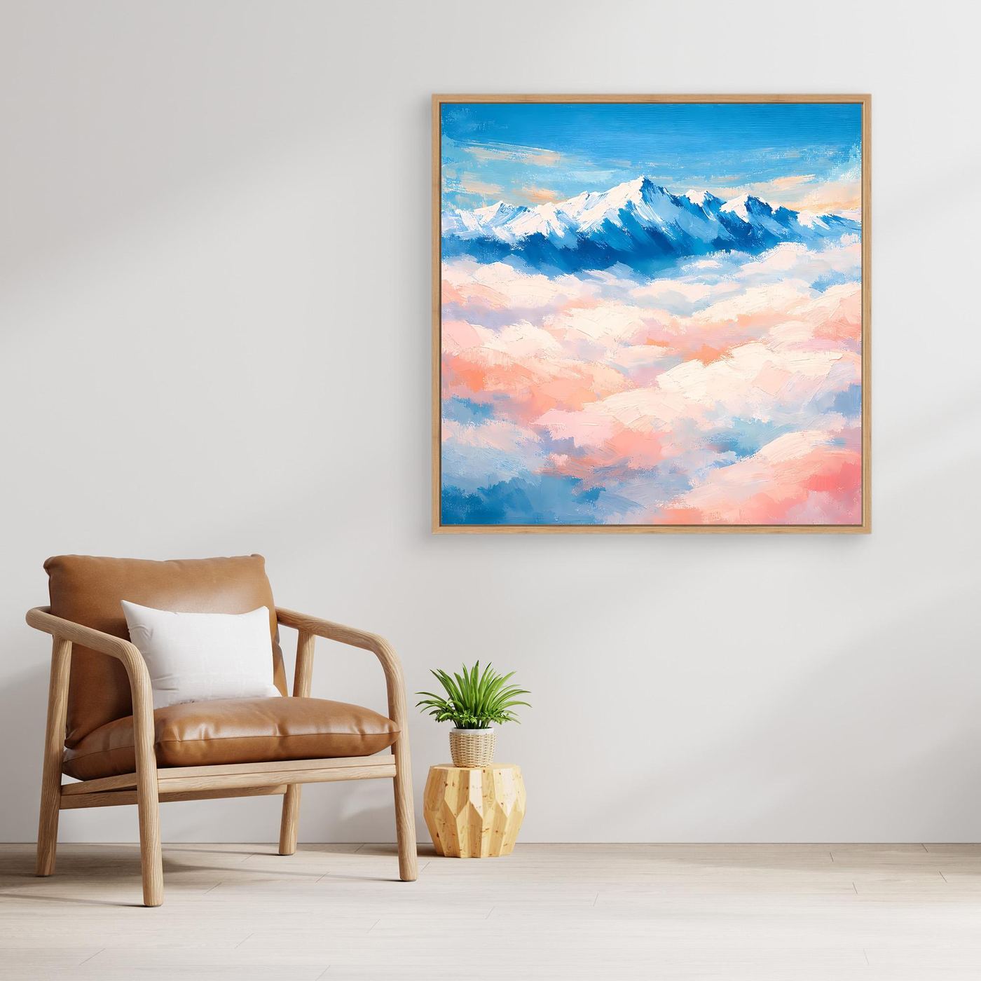 Quadratisches Leinwandbild mit schneebedeckten Gipfeln, pastelligen Wolken und kräftigen Blautönen