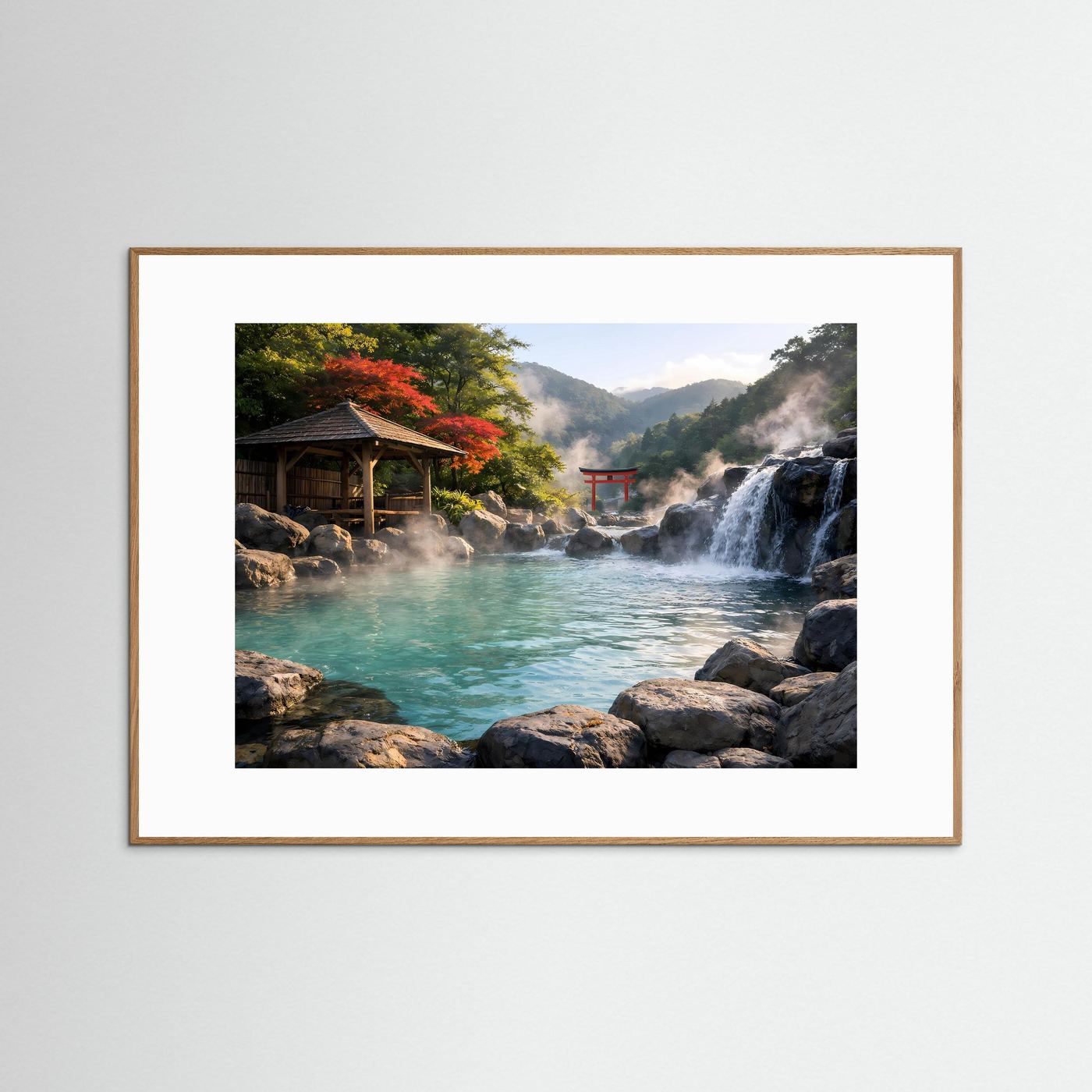 Querformat-Poster im naturfarbenen Holzrahmen mit Onsen-Szene: rotes Torii, Wasserfall, Steine.