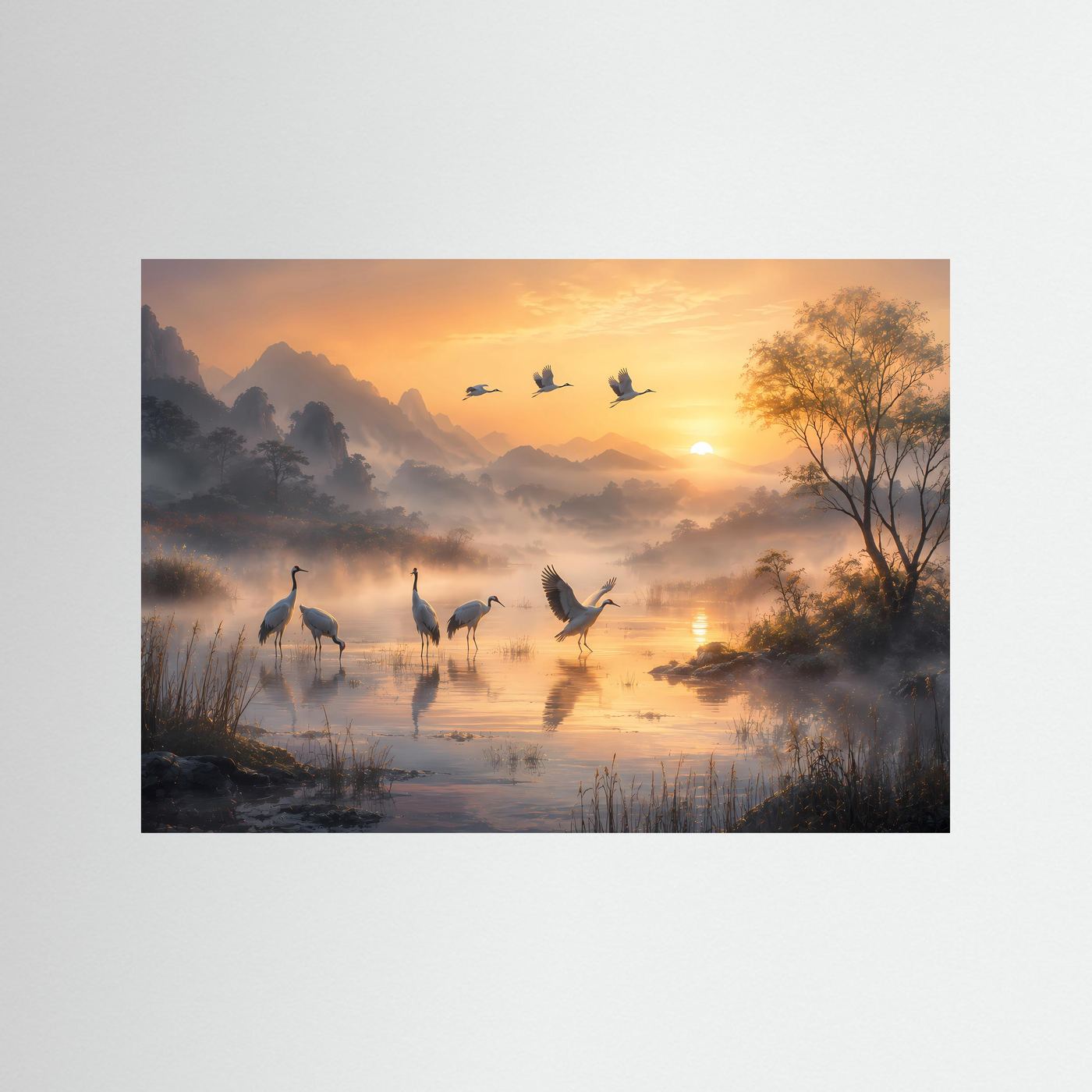 Kraniche im Morgennebel | Harmonisches Landschafts-Wandbild mit Sonnenaufgang