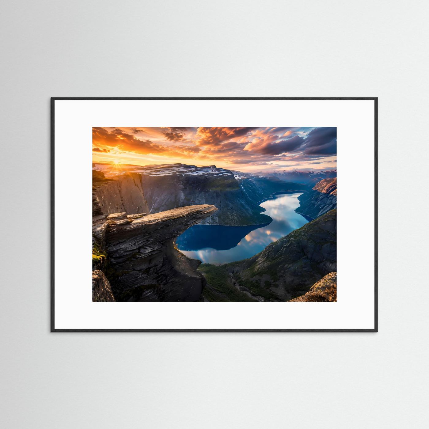 Trolltunga Felsen bei Sonnenuntergang | Norstedt Fjord & Berg Panorama Poster Querformat