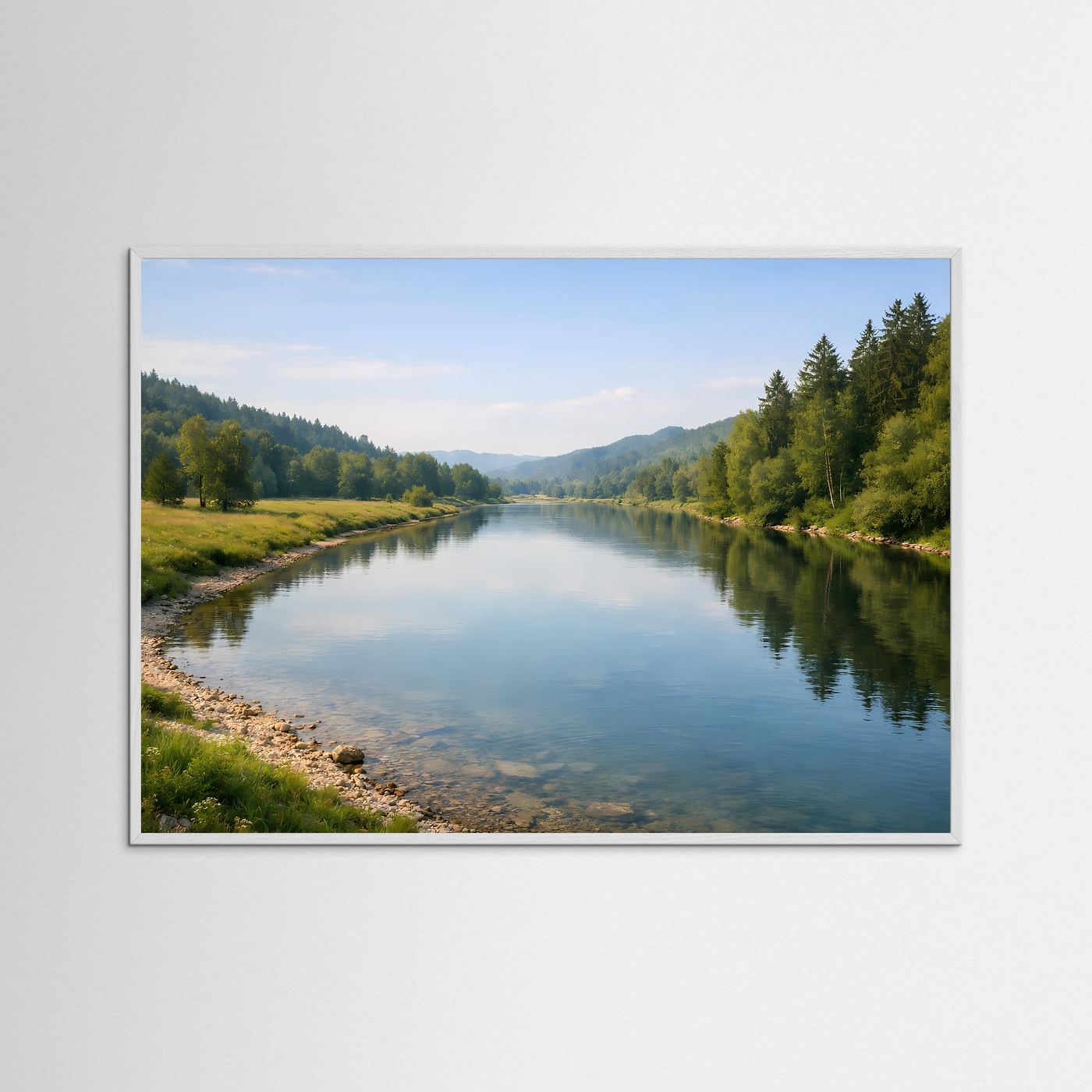 Idyllische Flusslandschaft im Sommer | Grüne Natur & ruhiges Wasser – Landschaftliche Wandkunst