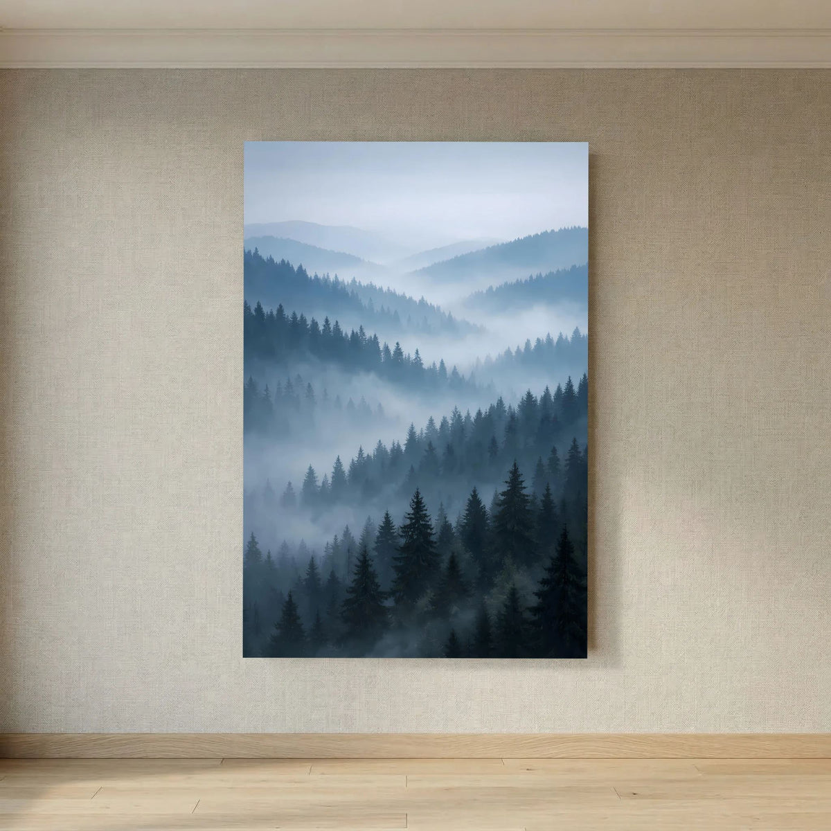 Hochformatiges Naturposter mit nebliger Waldlandschaft in Blau und Grau.