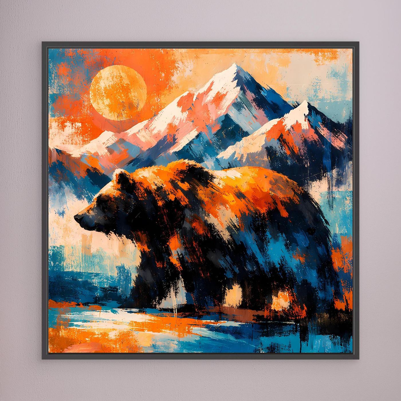 Leinwand-Wandbild mit abstraktem Grizzlybär, Berglandschaft und orangefarbener Sonne; schwarz.