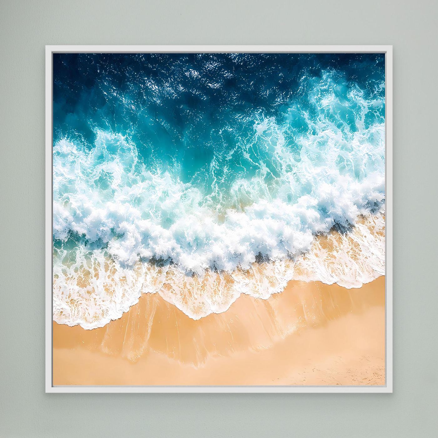 Leinwandbild Meer: türkisblaue Wellen, weißer Schaum und beiger Sandstrand, mit weißem Rahmen