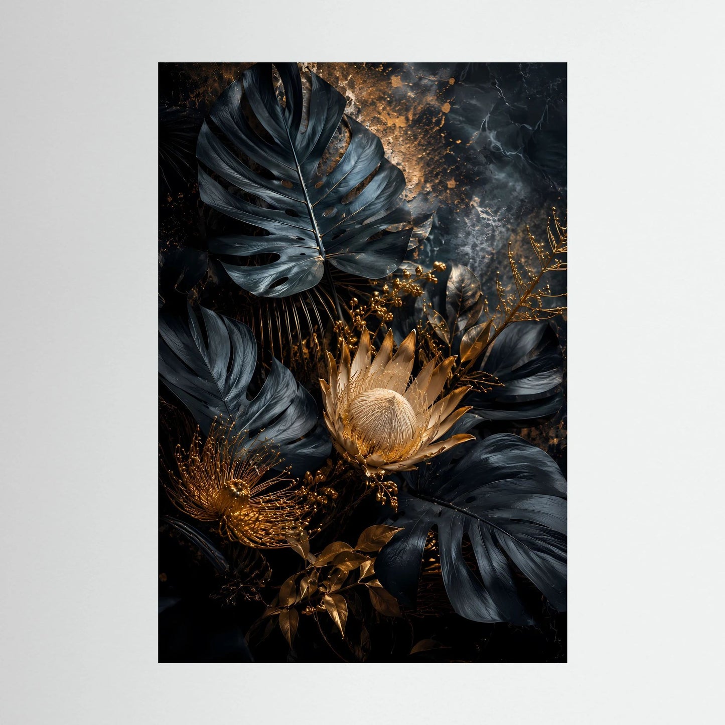 Detailiertes Hochformat-Kunstposter mit goldener Protea und schwarzen Monstera-Blättern