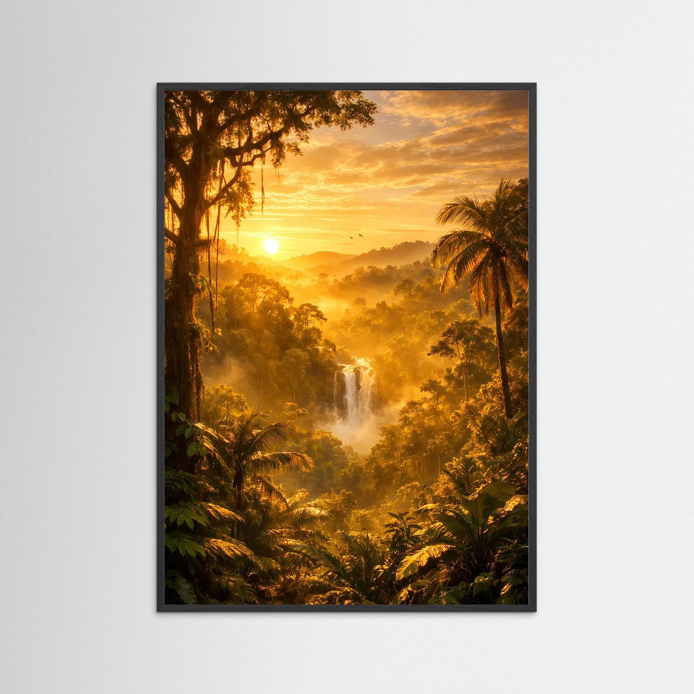 Hochformatiges Dschungel-Poster mit Wasserfall im Sonnenuntergang, schwarzer Rahmen