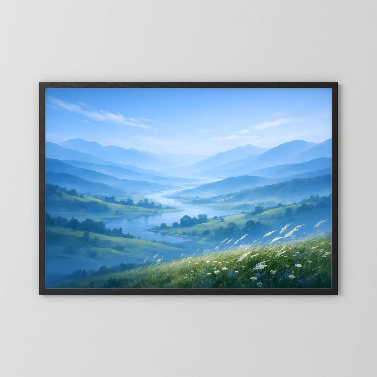 Querformatiges Poster Berglandschaft im Nebeltal im schwarzen Holzrahmen