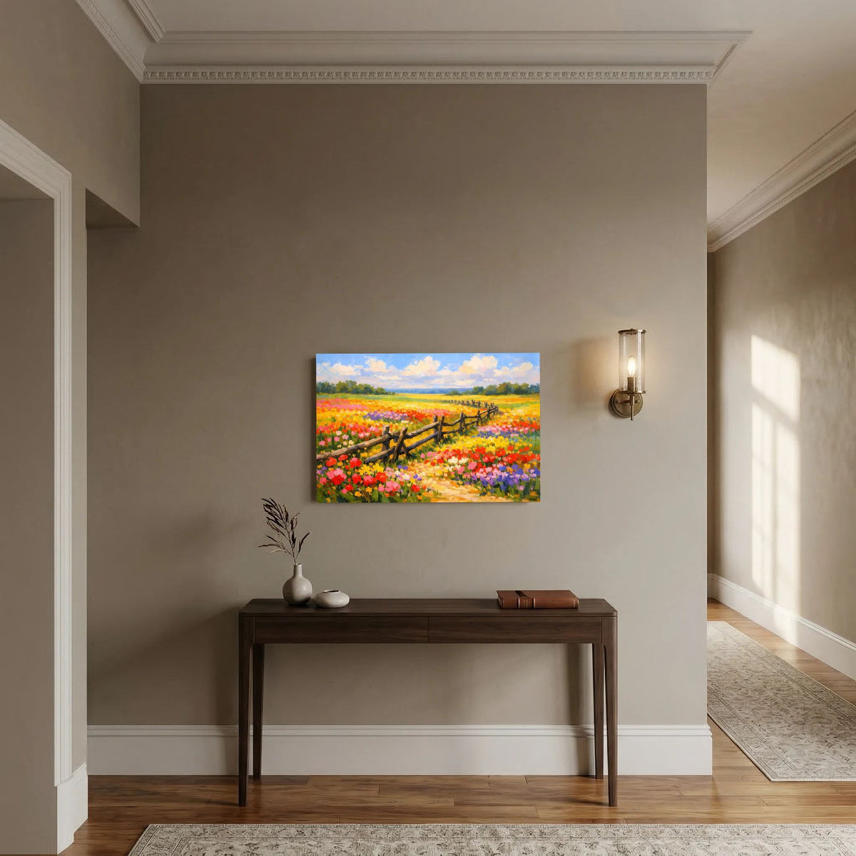 Wandbild mit blühender Sommerwiese und Holzzaun, im Querformat an der Wand