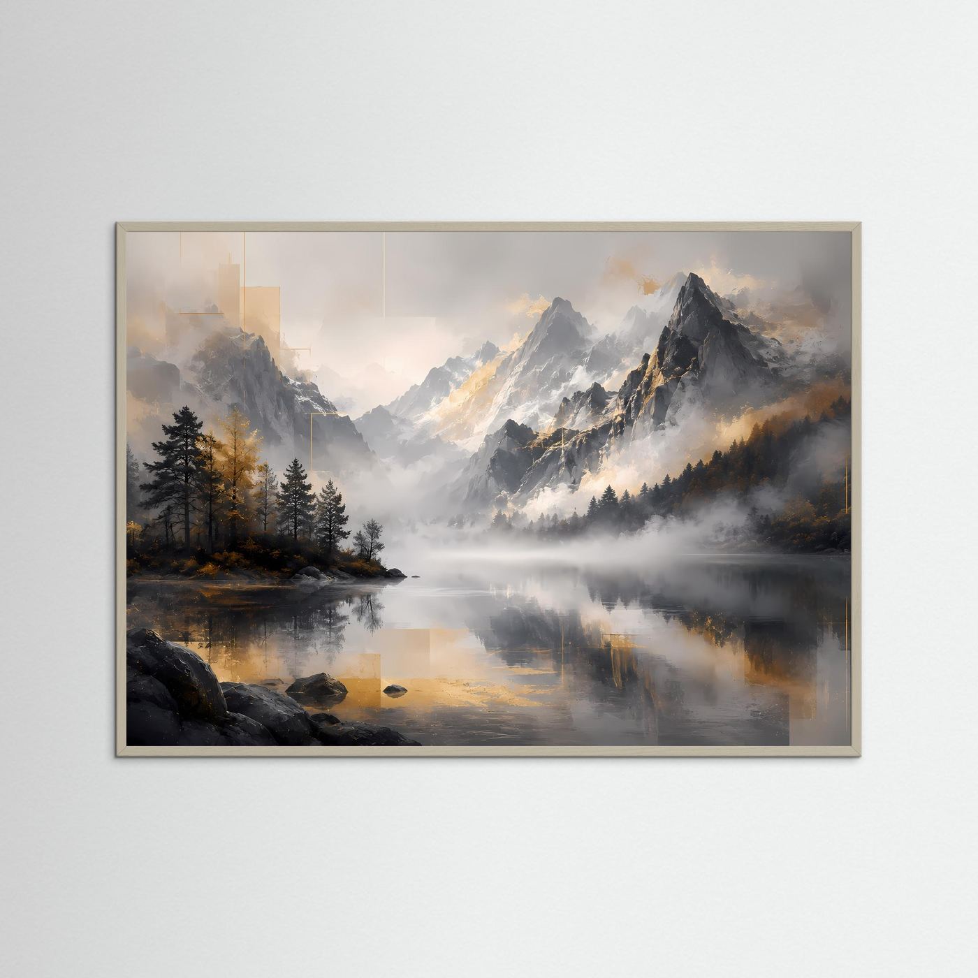 Querformatiges Poster im grauen Holzrahmen: nebliger Bergsee mit Bergen und Tannen.