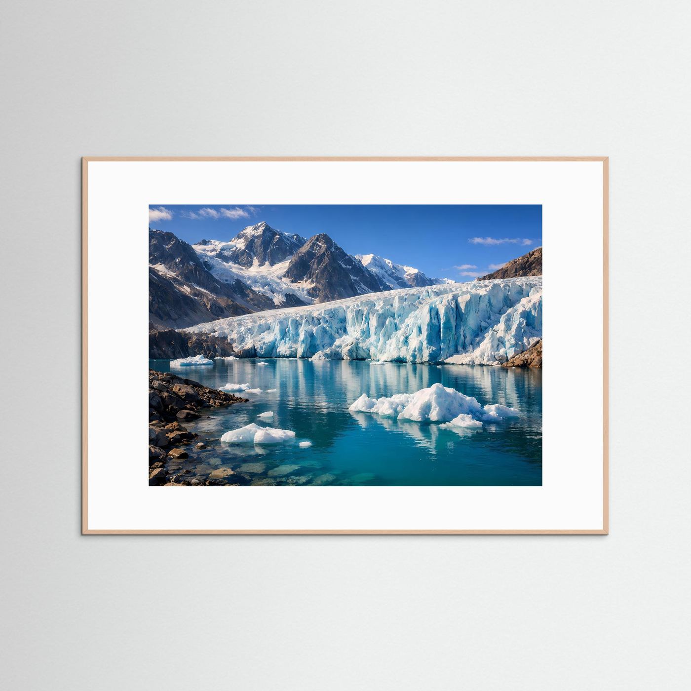 Poster mit Gletscher und Wasser, hellbrauner Holzrahmen, Querformat