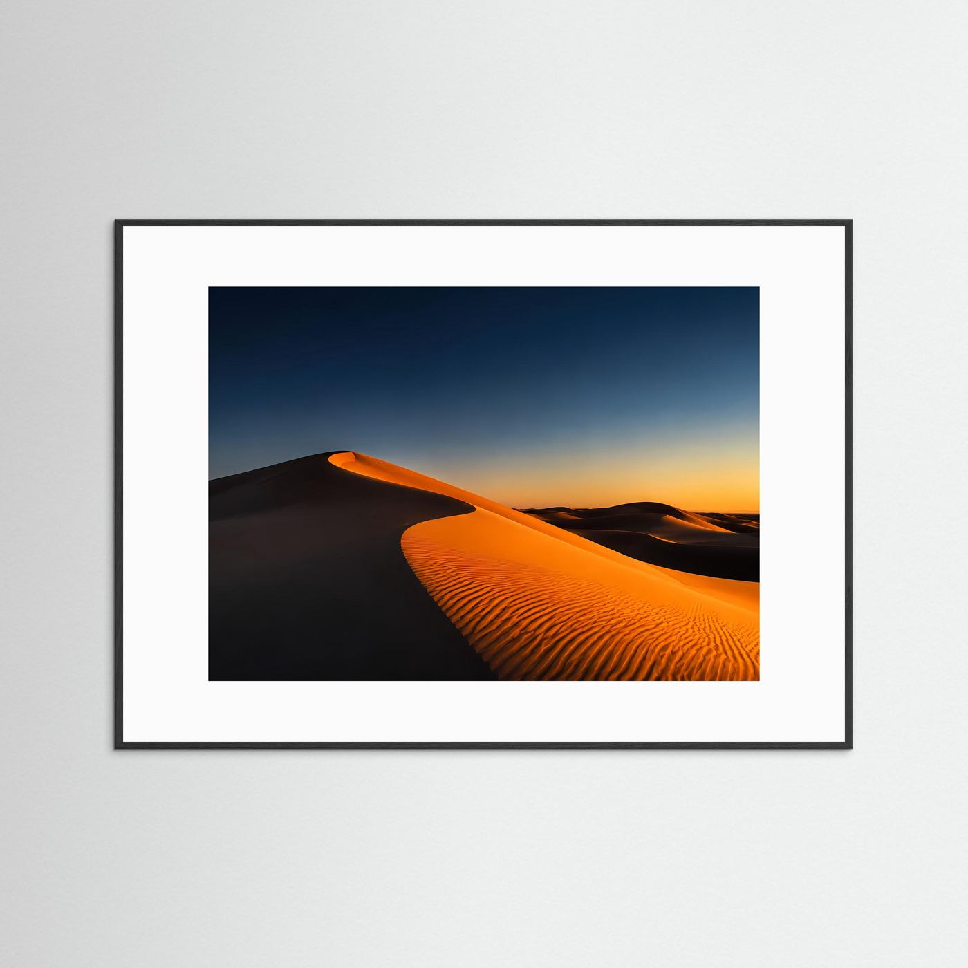 Goldene Wüstendünen bei Sonnenuntergang | Minimalistische Wüstenlandschaft