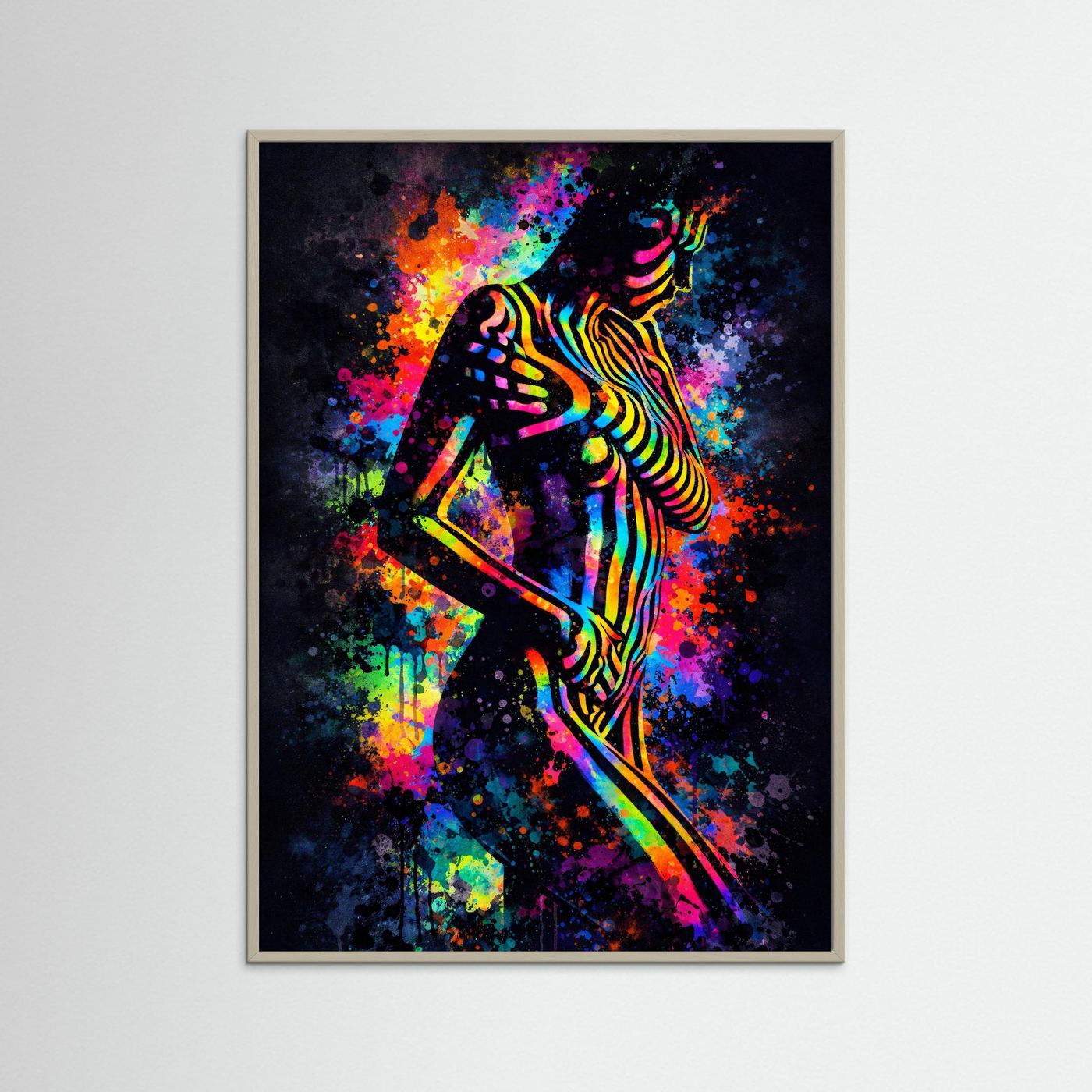 Kunstdruck im grauen Rahmen: Frauen-Silhouette in Neonfarben, dunkler Untergrund, Hochformat