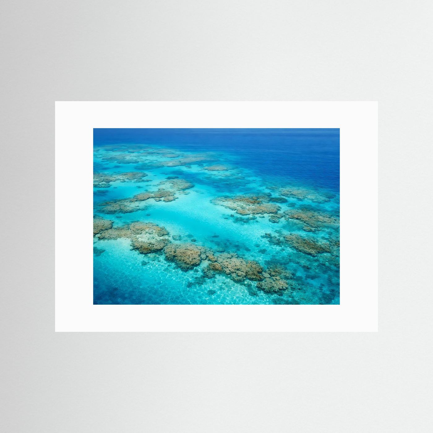 Meer- und Korallenriff-Poster im Querformat mit weißem Passepartout, ohne sichtbaren Rahmen