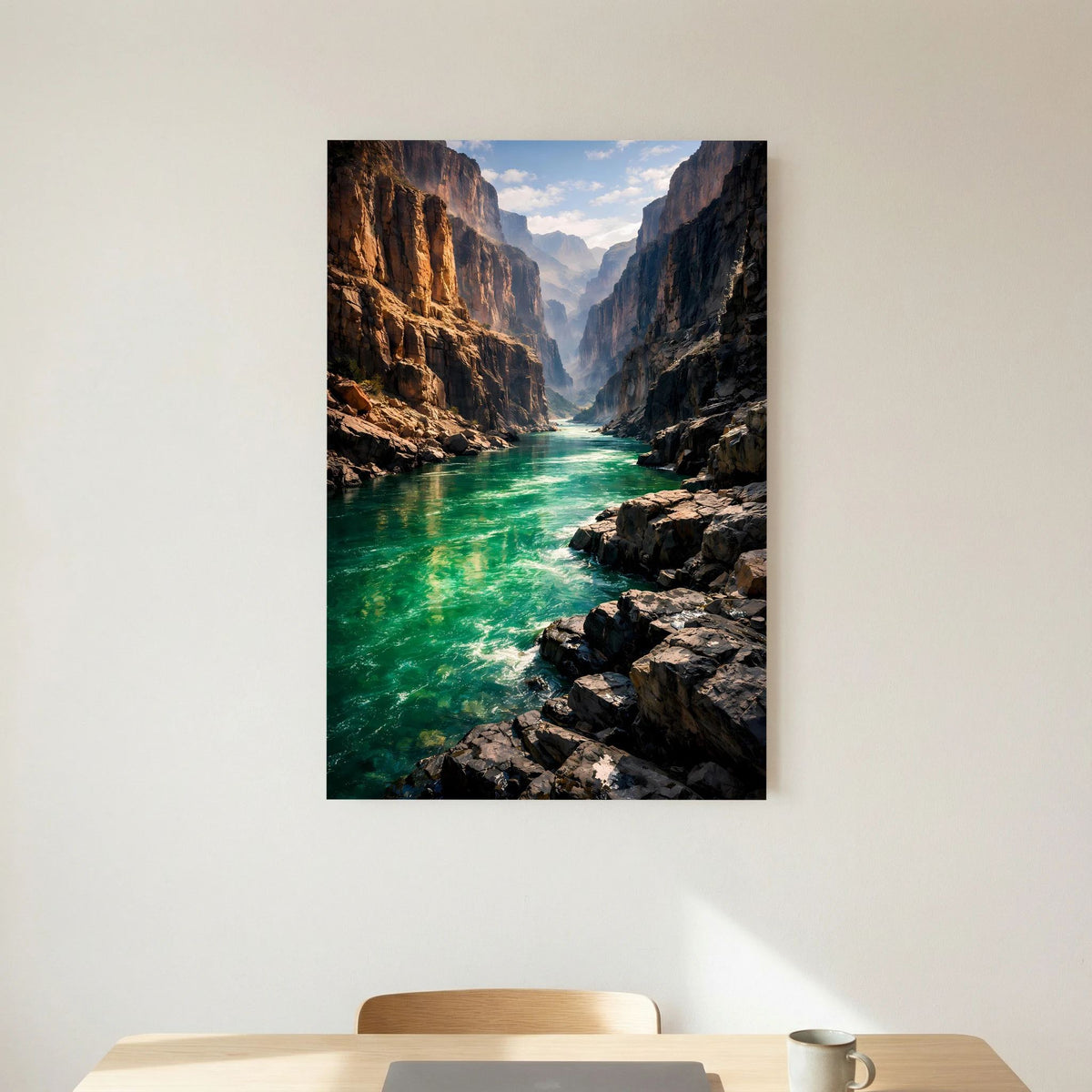 Vertikales Poster mit Canyonlandschaft und türkisgrünem Fluss zwischen felsigen Ufern