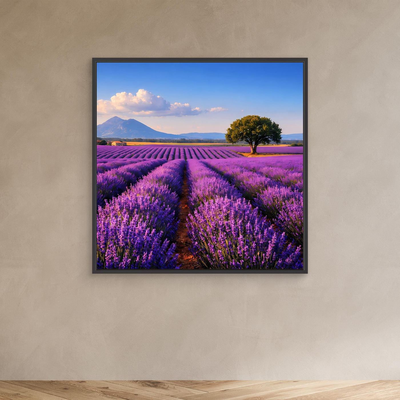 Kleines Leinwand-Landschaftsbild mit Lavendelfeld und Baum, schwarz gerahmt