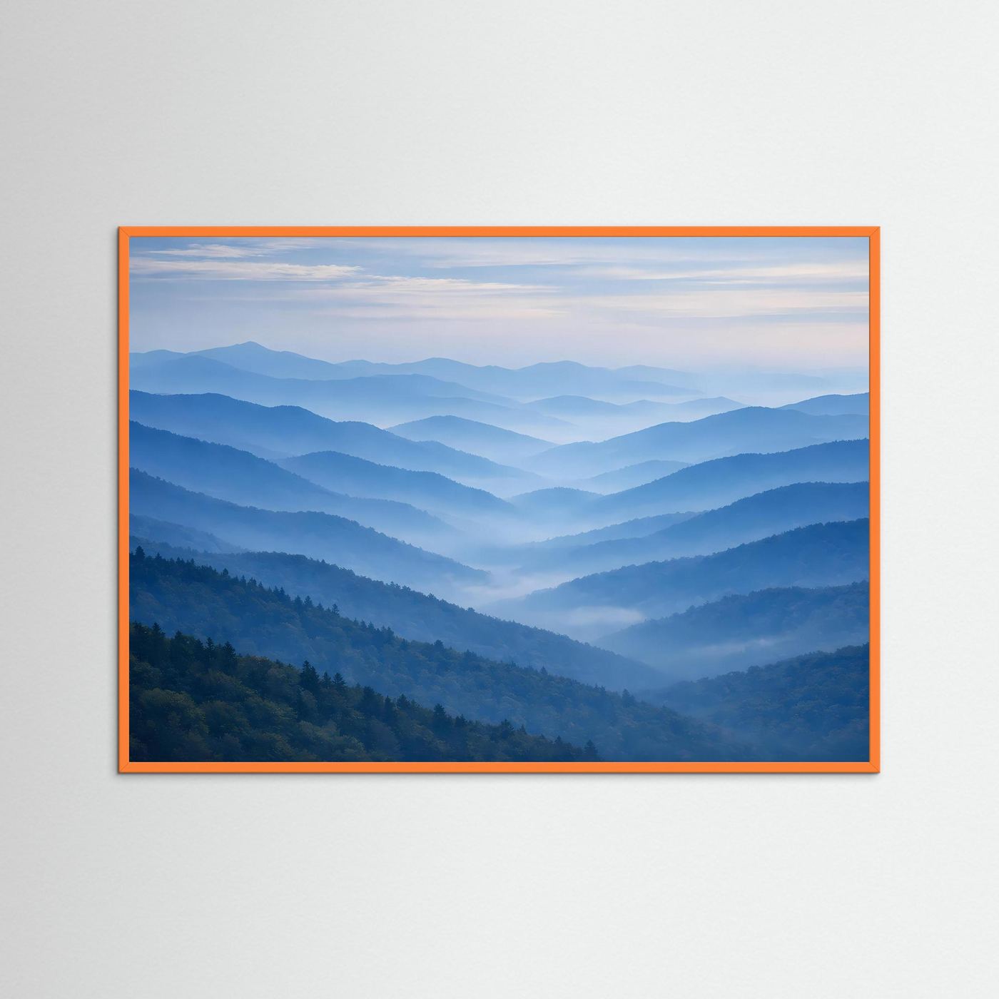 Wandbild mit Berglandschaft im Nebeltal, orangefarbener Rahmen