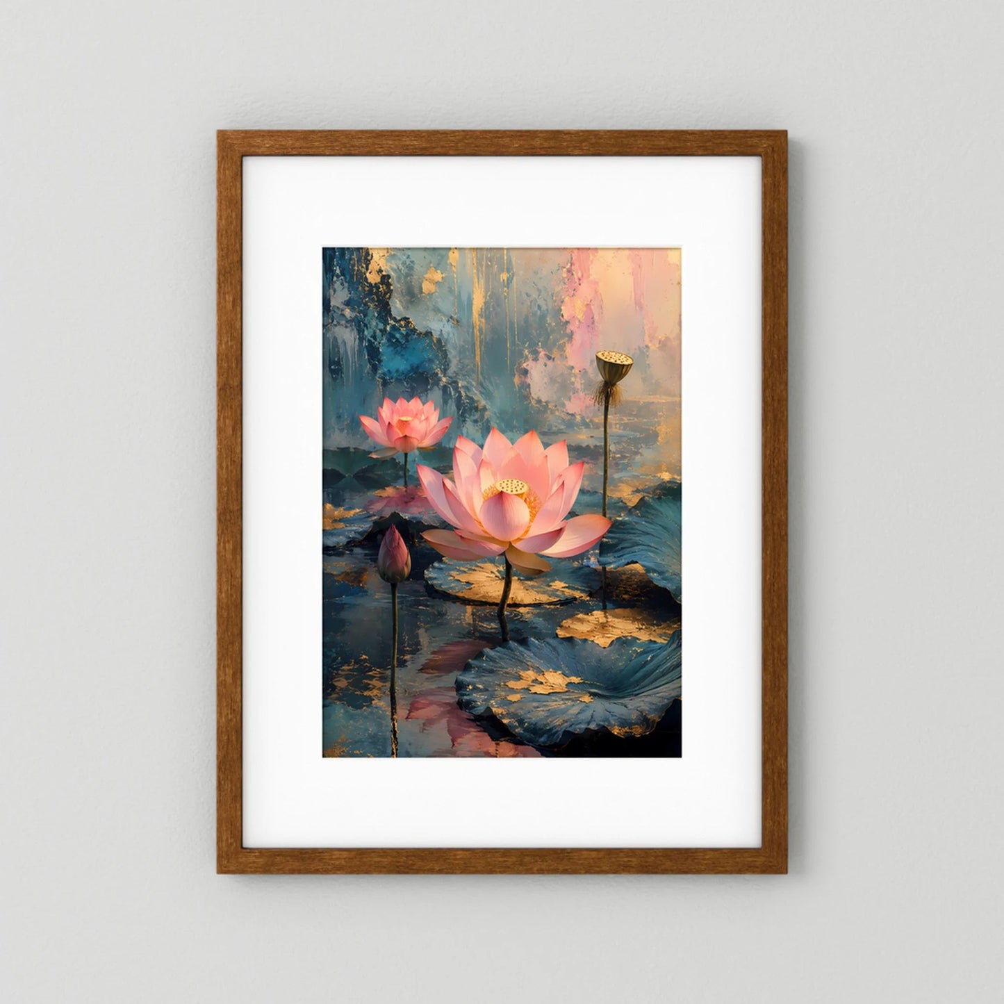 Gerahmtes Poster mit Lotusblüten in Gold, Petrol und Rosé, mit weißem Passepartout
