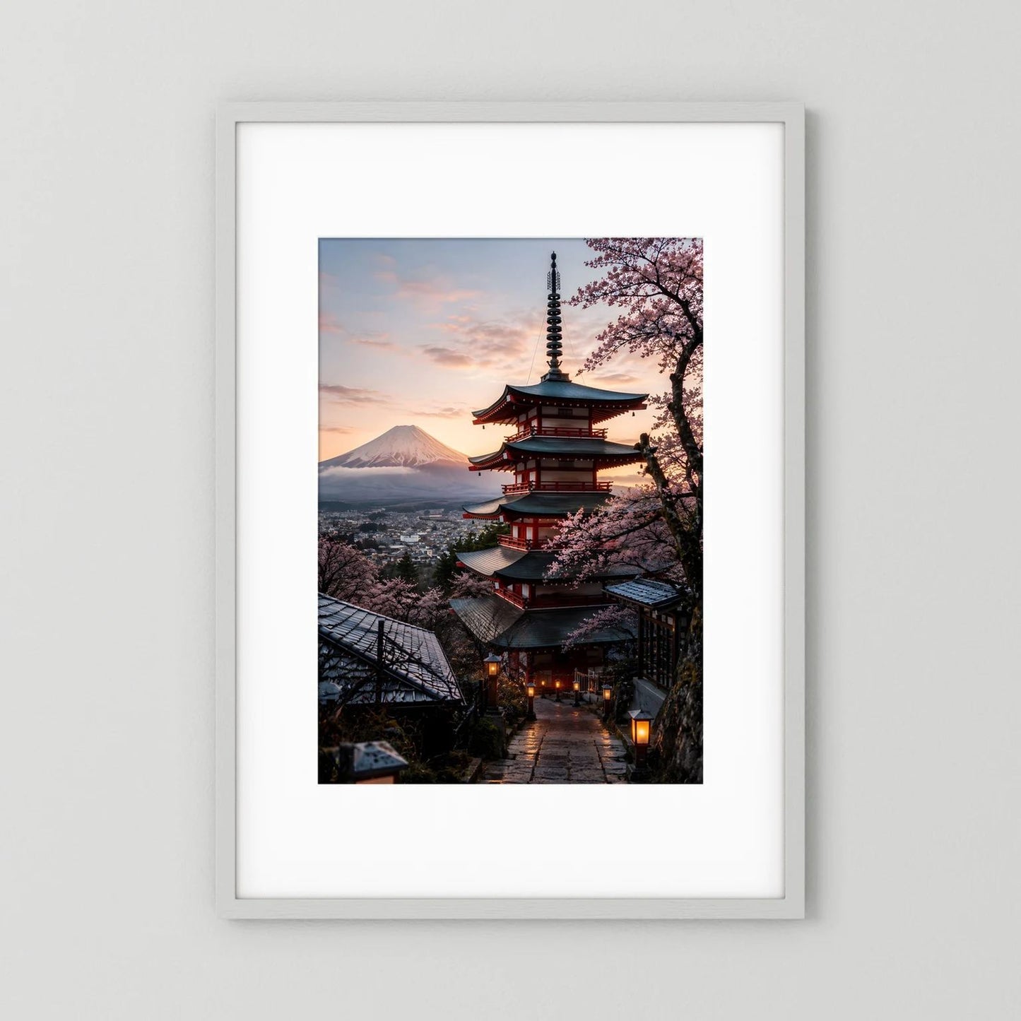 Gerahmtes Hochformat-Poster mit japanischer Pagode, Kirschblüten und Berg im Abendlicht