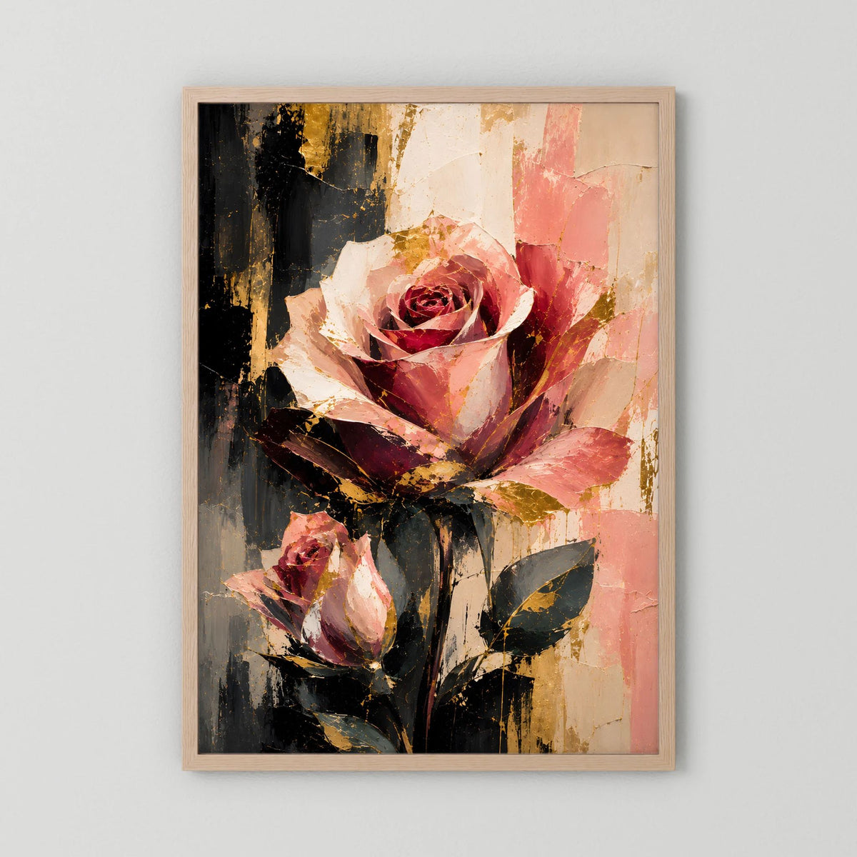 Blumenposter mit abstrakter Rose in Rosé und Gold, Holzrahmen in Naturtönen.