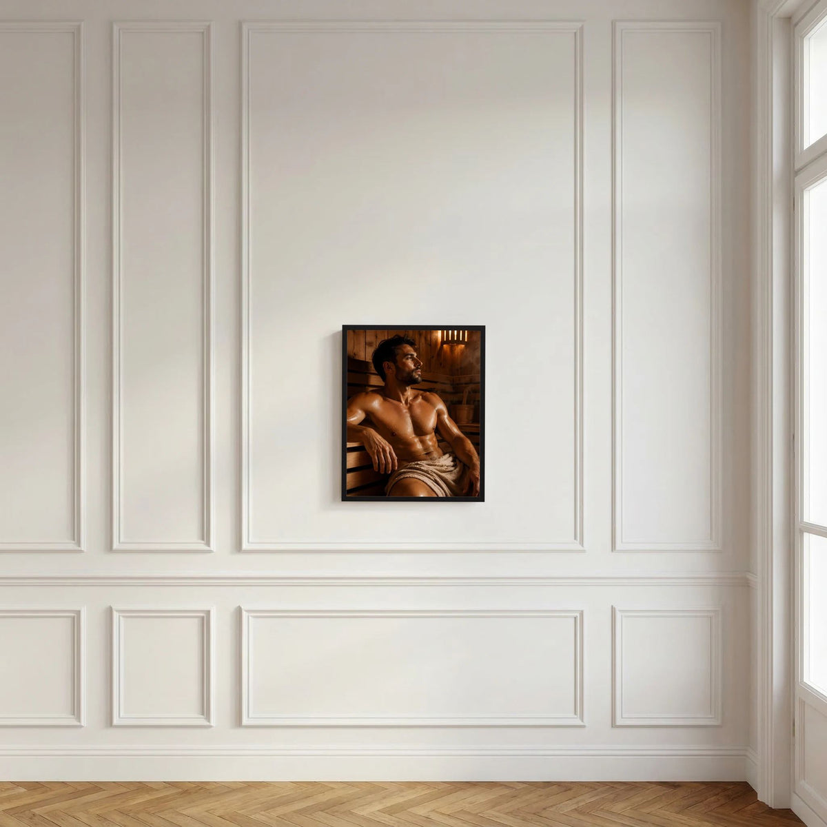Sauna-Poster im Hochformat mit schwarzem Rahmen an weißer Wand: Mann in der Sauna