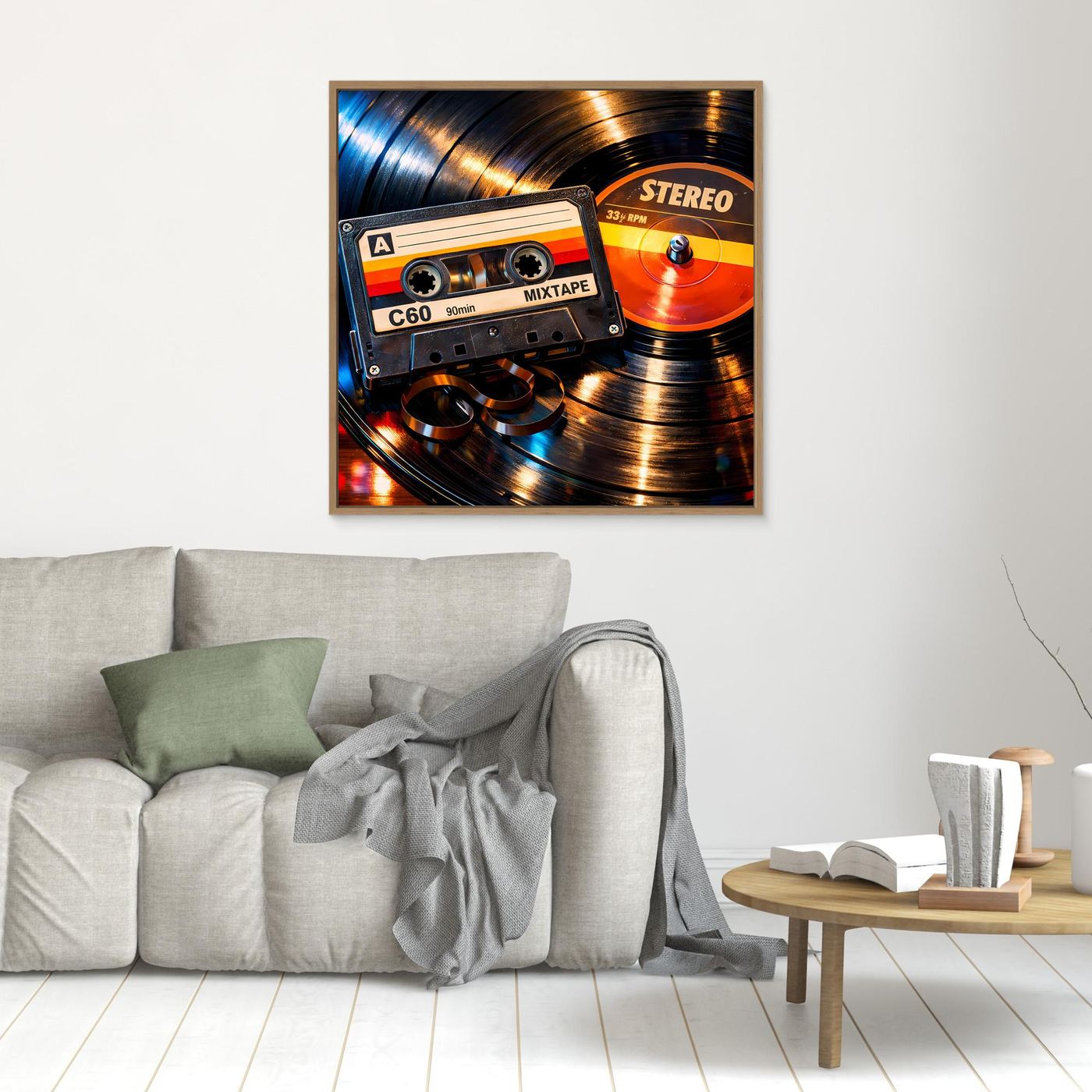 Gerahmtes Leinwandbild mit Schallplatte und Mixtape im Retro-Look, brauner Holzrahmen.