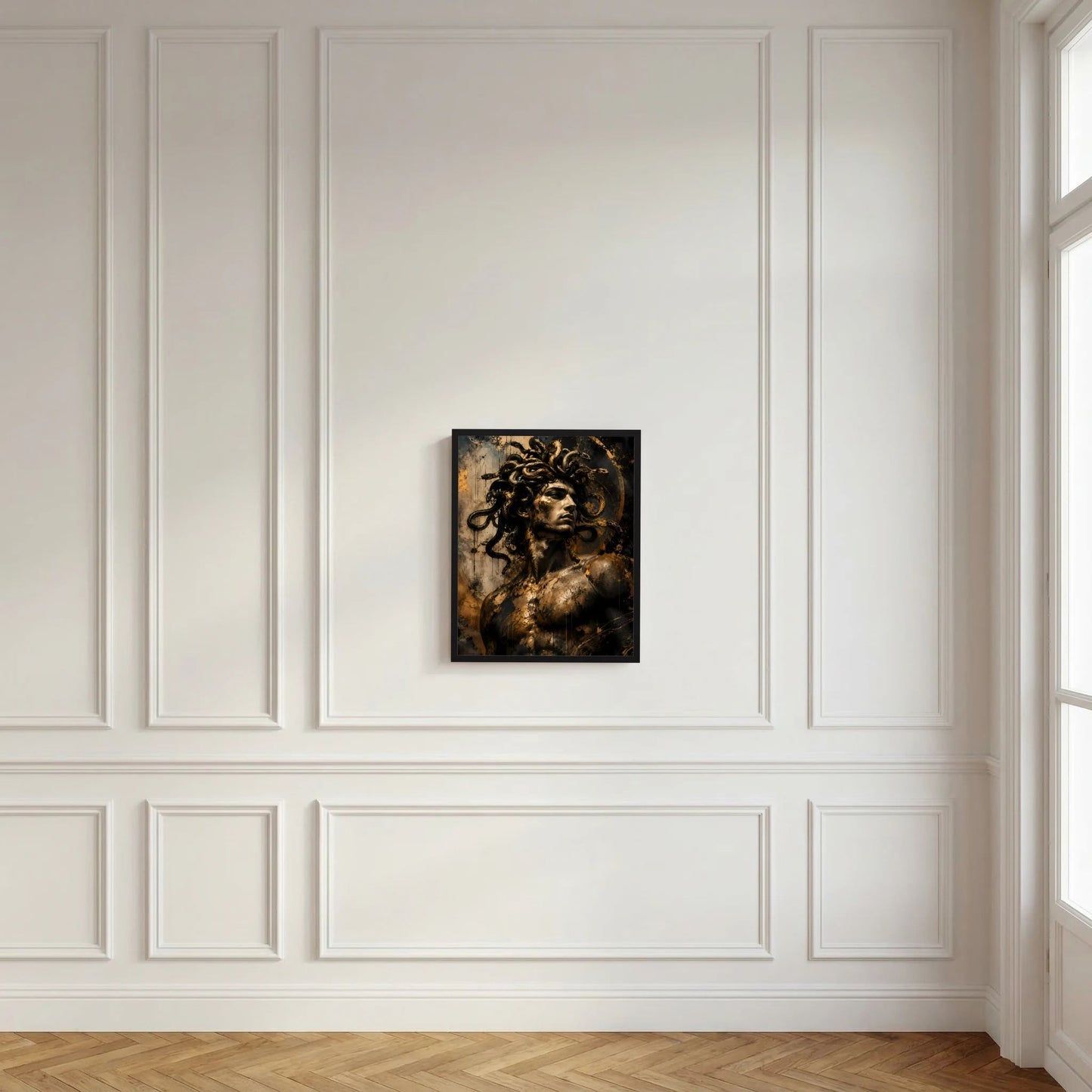 Wandposter im schwarzen Rahmen mit Männerporträt und Schlangen in Schwarz-Gold