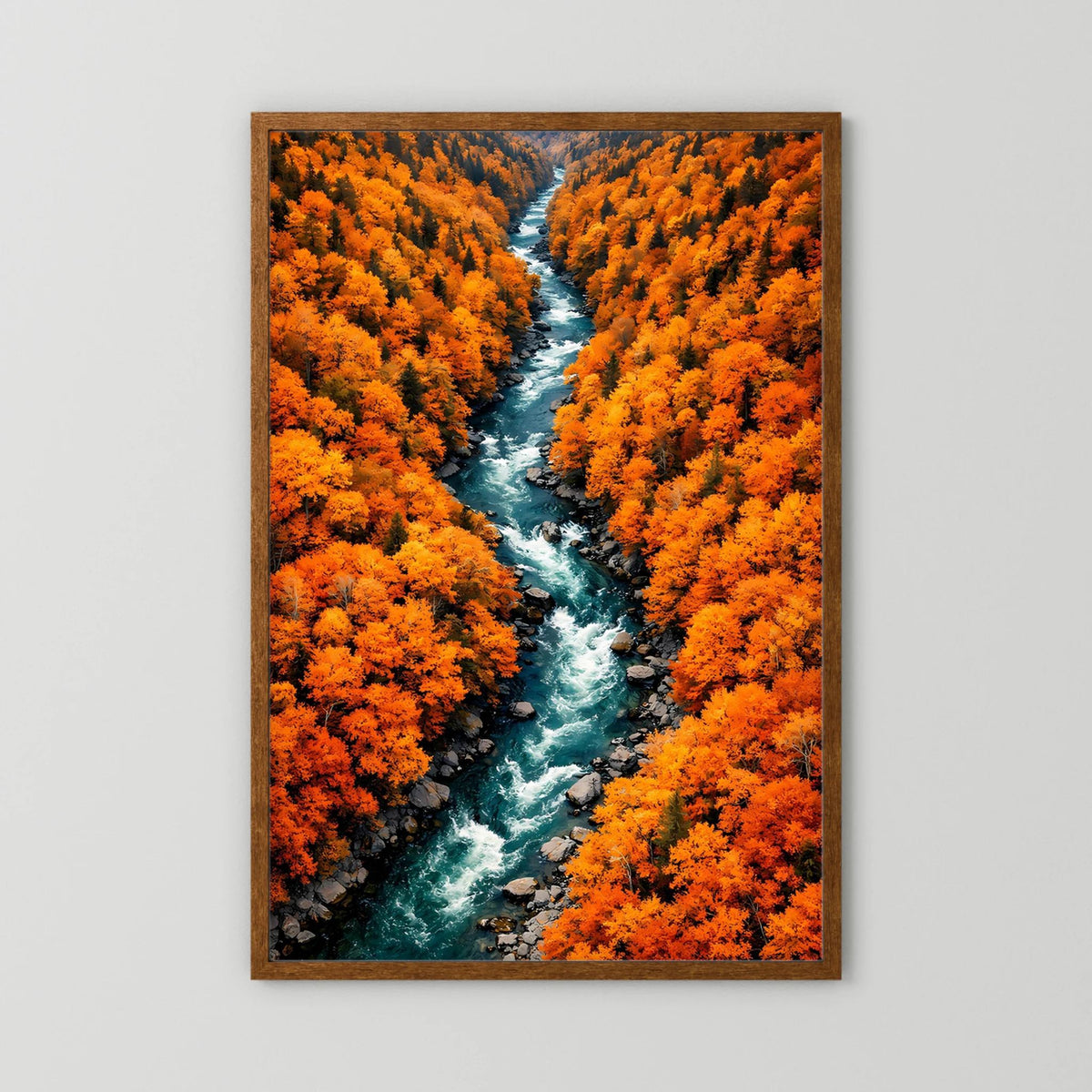 Hochformat-Wandposter im braunen Holzrahmen, Herbstwald mit orangefarbenen Baumkronen und Fluss