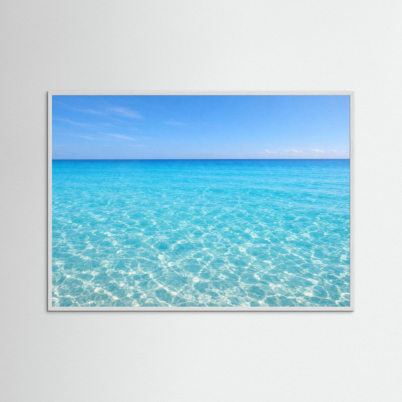 Wandbild: Meerblick mit türkisblauem Wasser und hellem Horizont, grauer Rahmen.