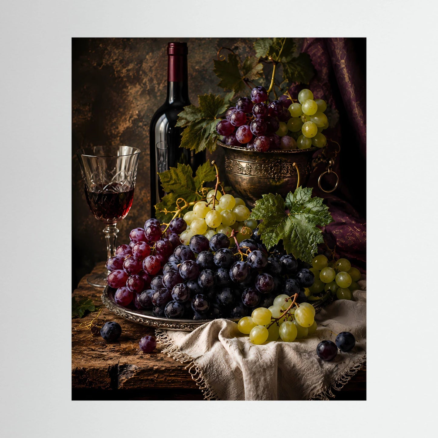 Poster im Hochformat mit Weinflasche, Weinglas und Weintrauben in Rot und Gelb