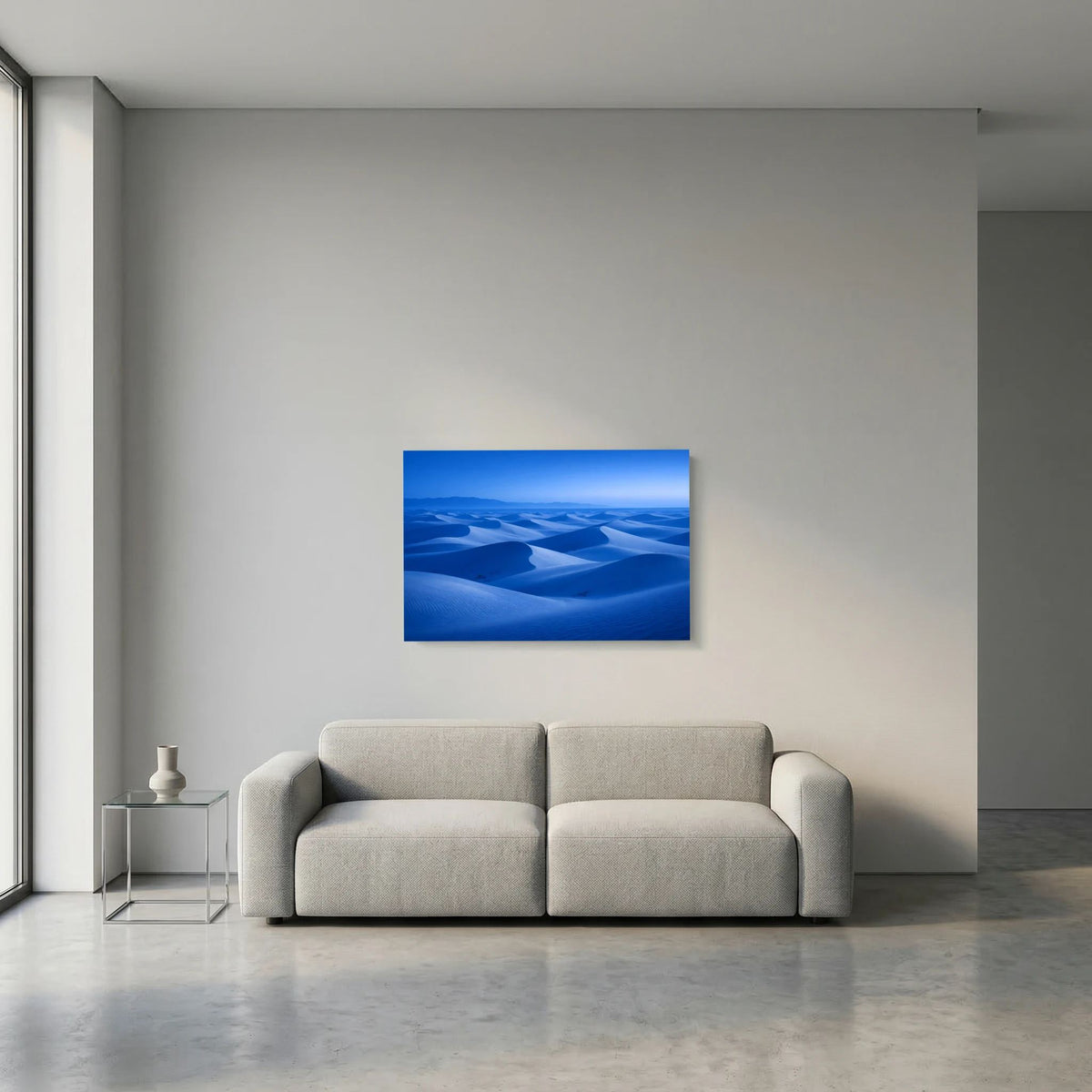 Blaues Wandbild mit Wüstenlandschaft und Dünen im Querformat