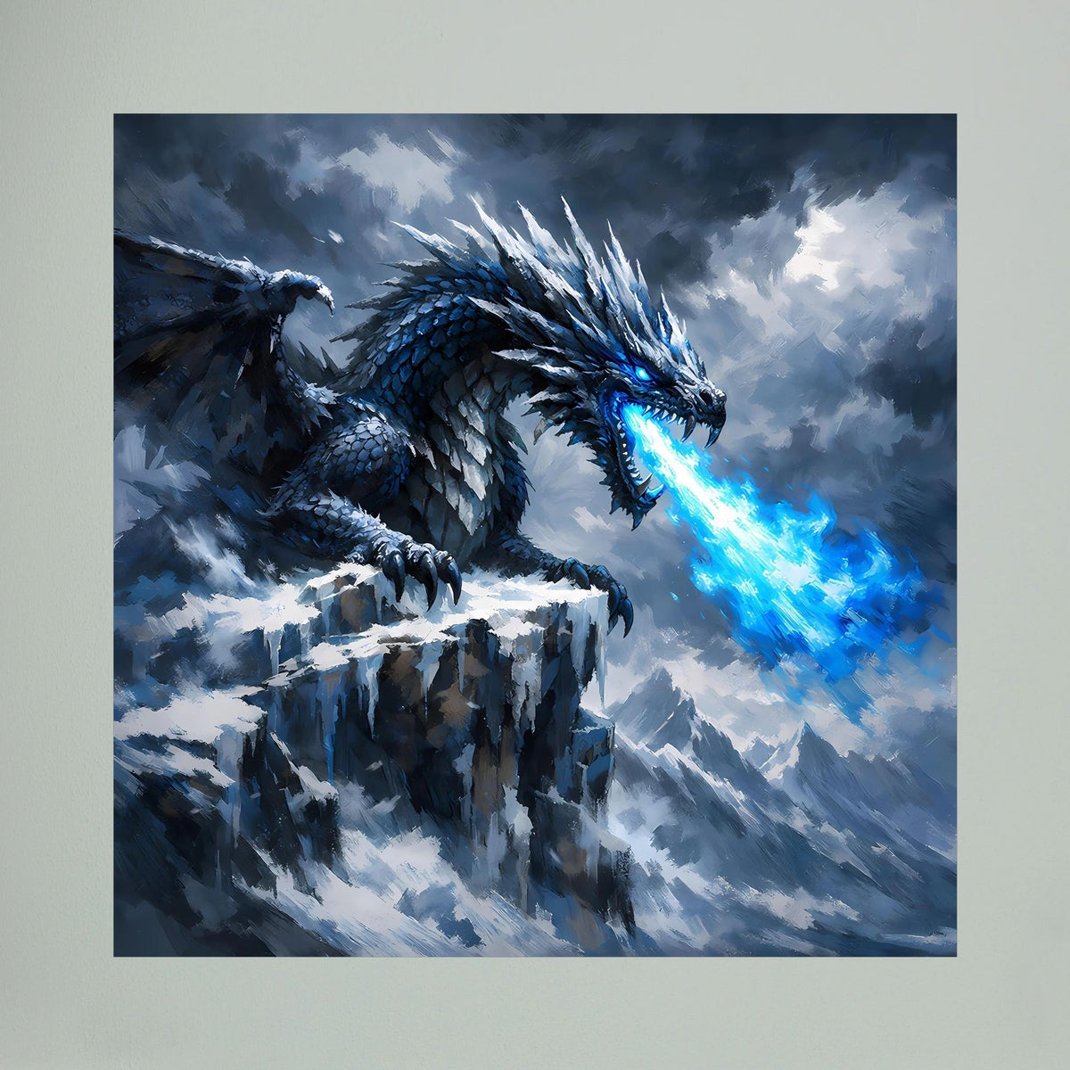 Nahansicht Fantasy-Leinwandbild: blauer Eisdrache mit leuchtender Eisflamme in Wolken