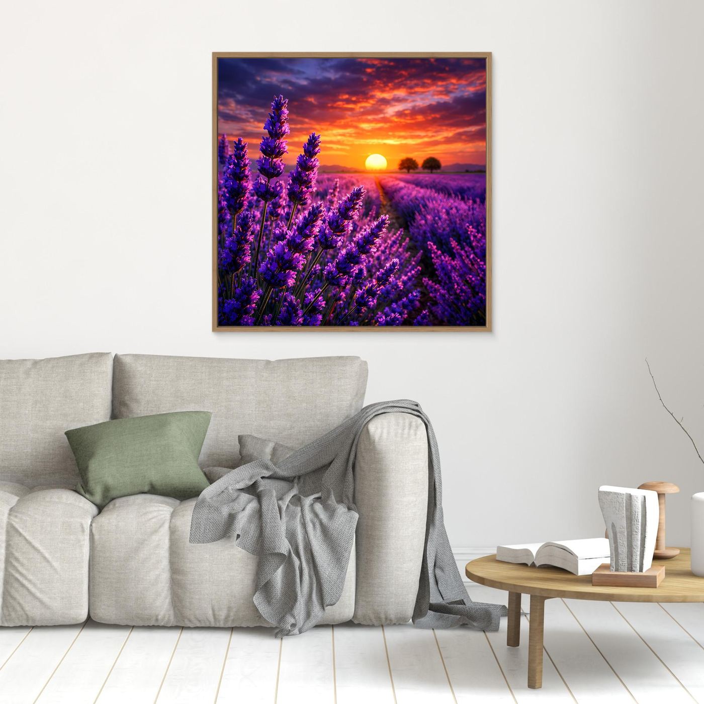 Gerahmtes Leinwand-Wandbild mit Lavendelfeld und Sonne im Sonnenuntergang, goldbrauner Rahmen.