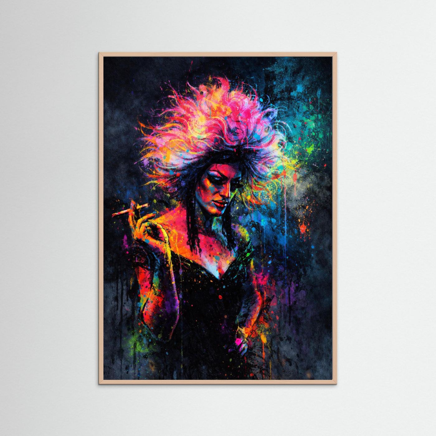 Gerahmtes Poster im hellen Rahmen mit Drag-Queen-Porträt, bunten Haaren und Zigarette