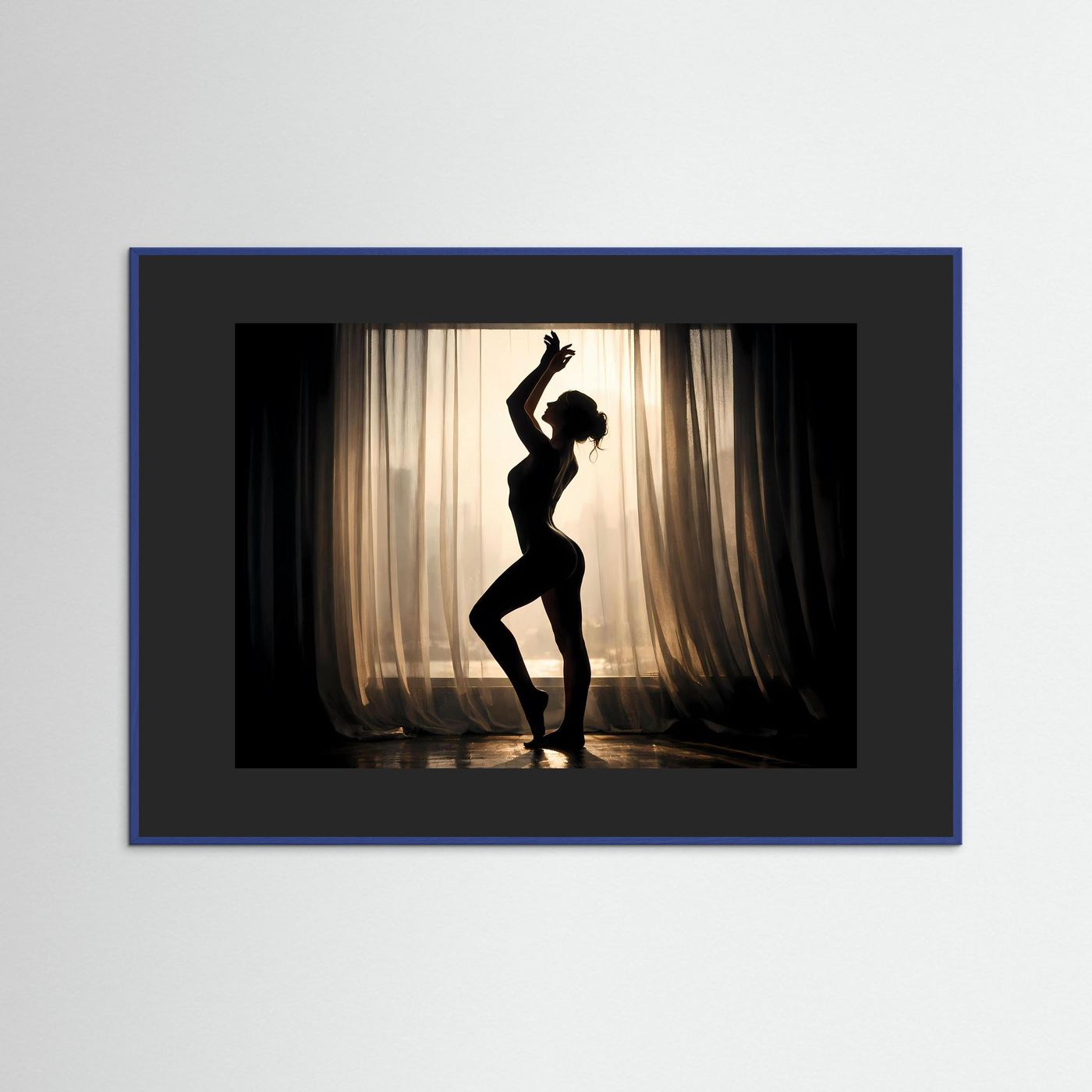 Wandbild mit Silhouette einer tänzerischen Frau im Gegenlicht, blauer Rahmen