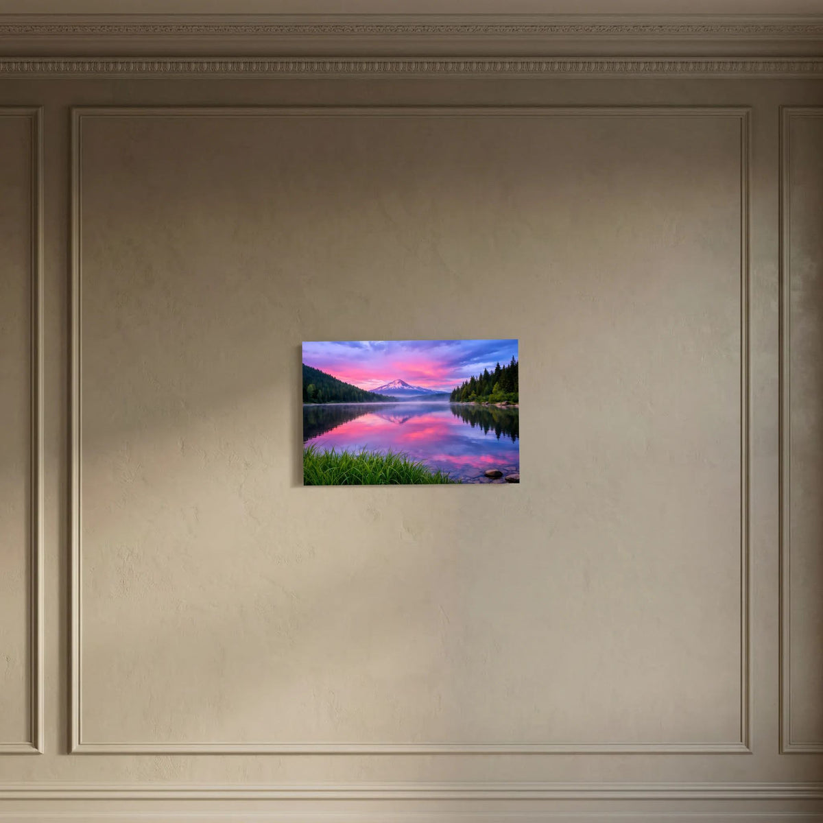 Querformat-Wandbild mit Bergsee und reflektierender Wasseroberfläche bei Sonnenuntergang
