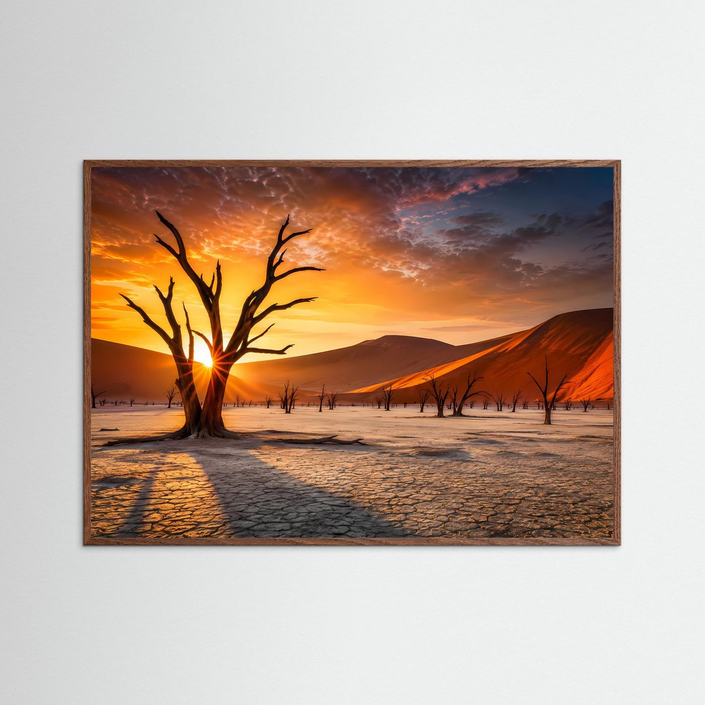 Feuriger Sonnenaufgang in der Wüste | Dead Vlei Baum & Dünen Poster Querformat