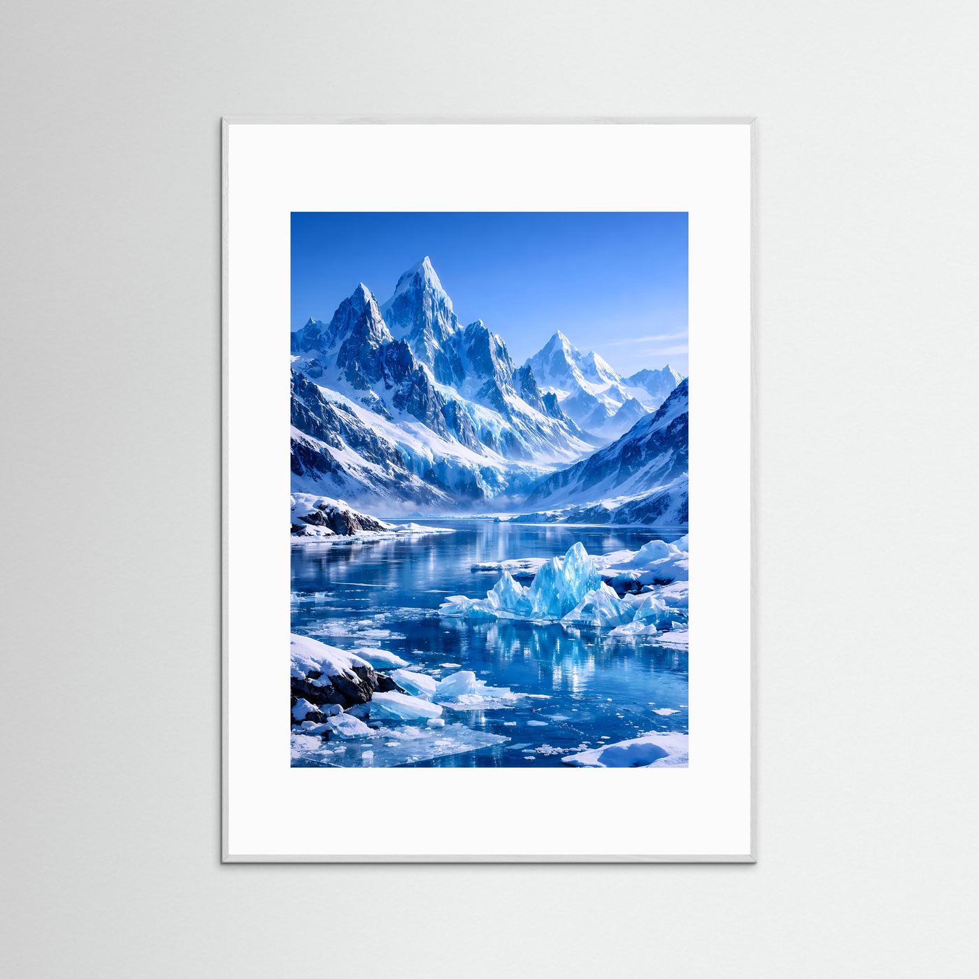 Alpinposter im Hochformat mit Gletscher- und Bergmotiv, grau gerahmt