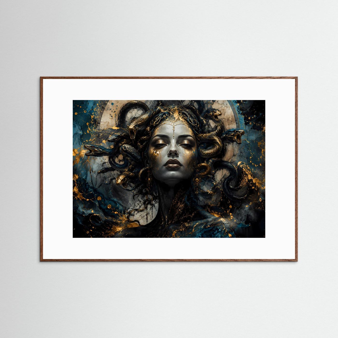 Mystische Medusa in Gold & Tiefblau | Modernes Mythologie Wandbild & Kunst-Poster