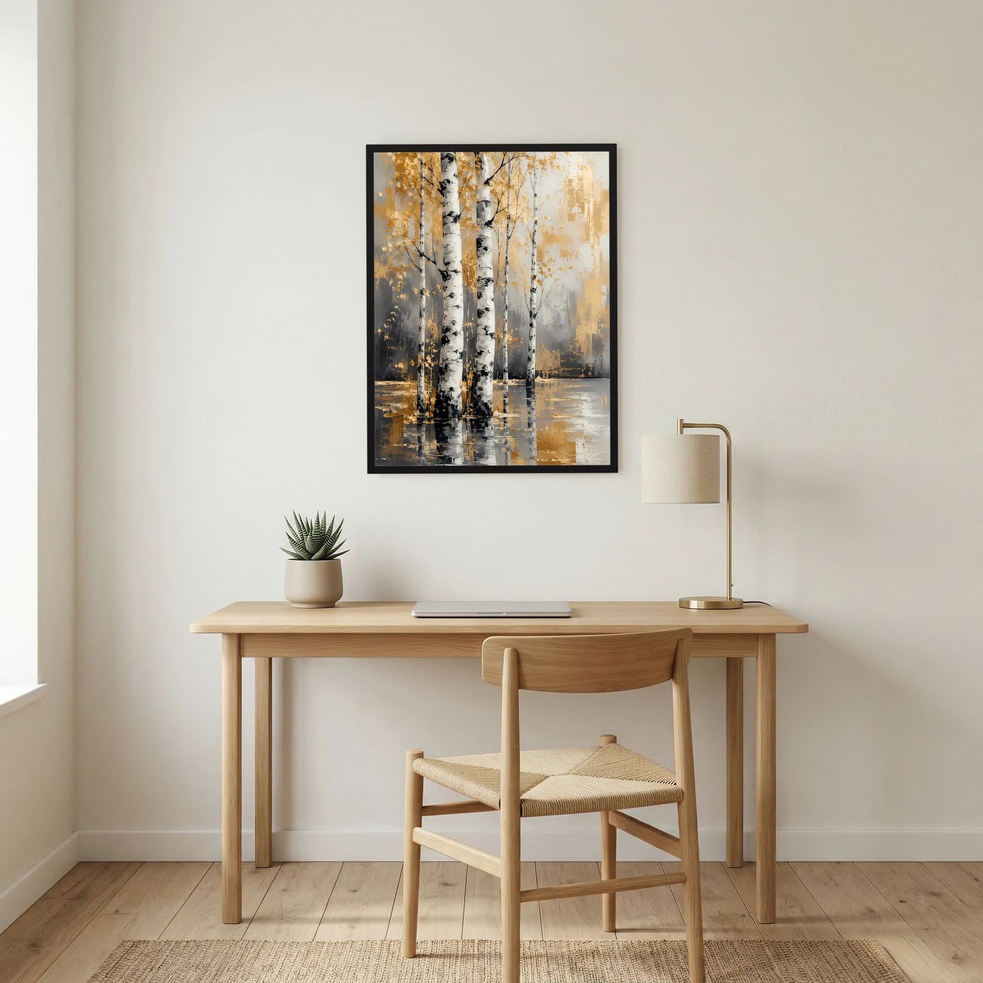 Wandposter mit abstrakten Birkenstämmen in Weiß und Gold, schwarze Einfassung