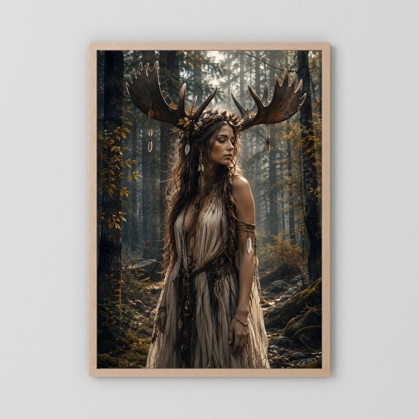 Fantasy-Poster mit Waldgöttin mit Geweih, Holzrahmen hell