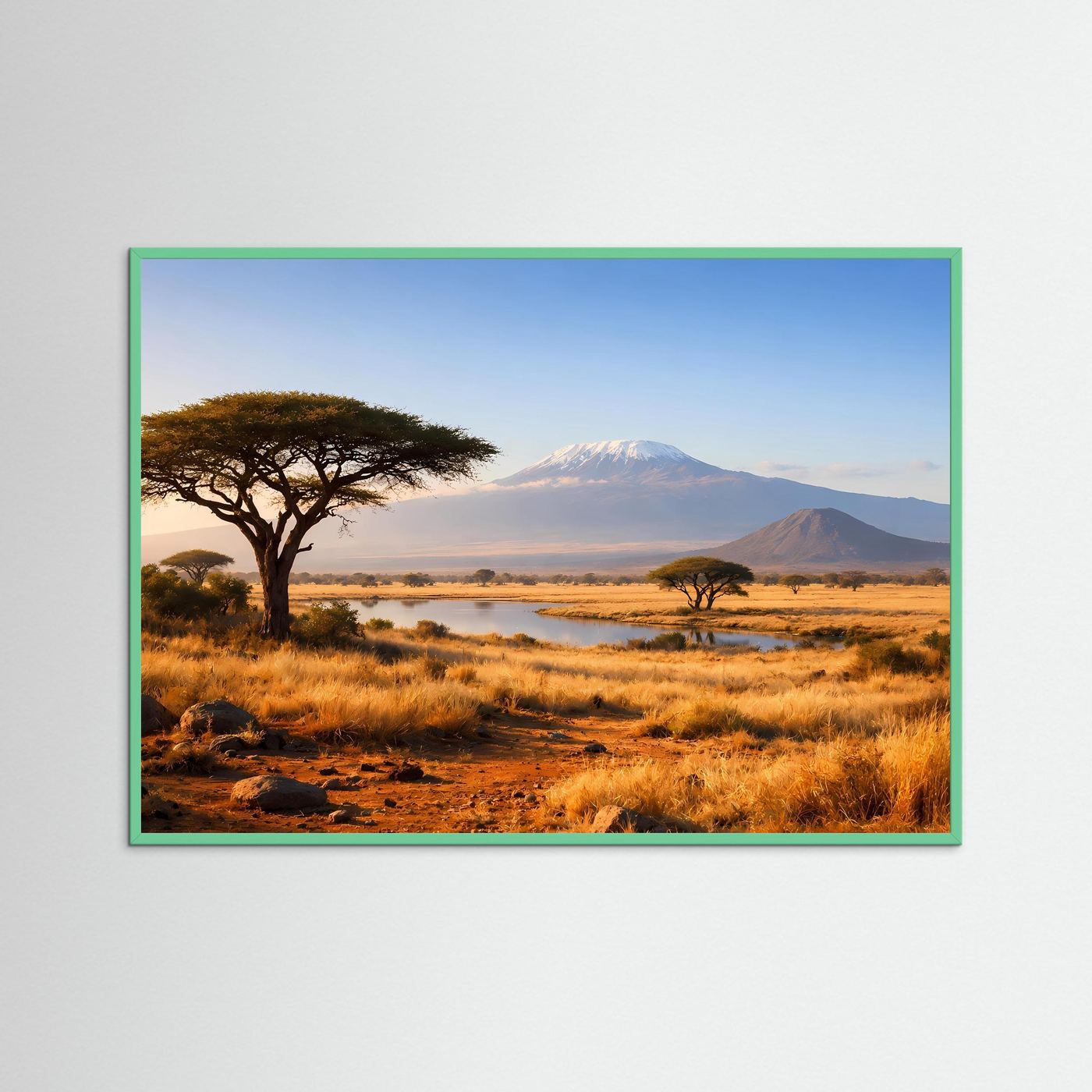 Naturposter im Querformat mit grünem Rahmen, Savannenlandschaft mit Fluss, Akazienbaum und Berg