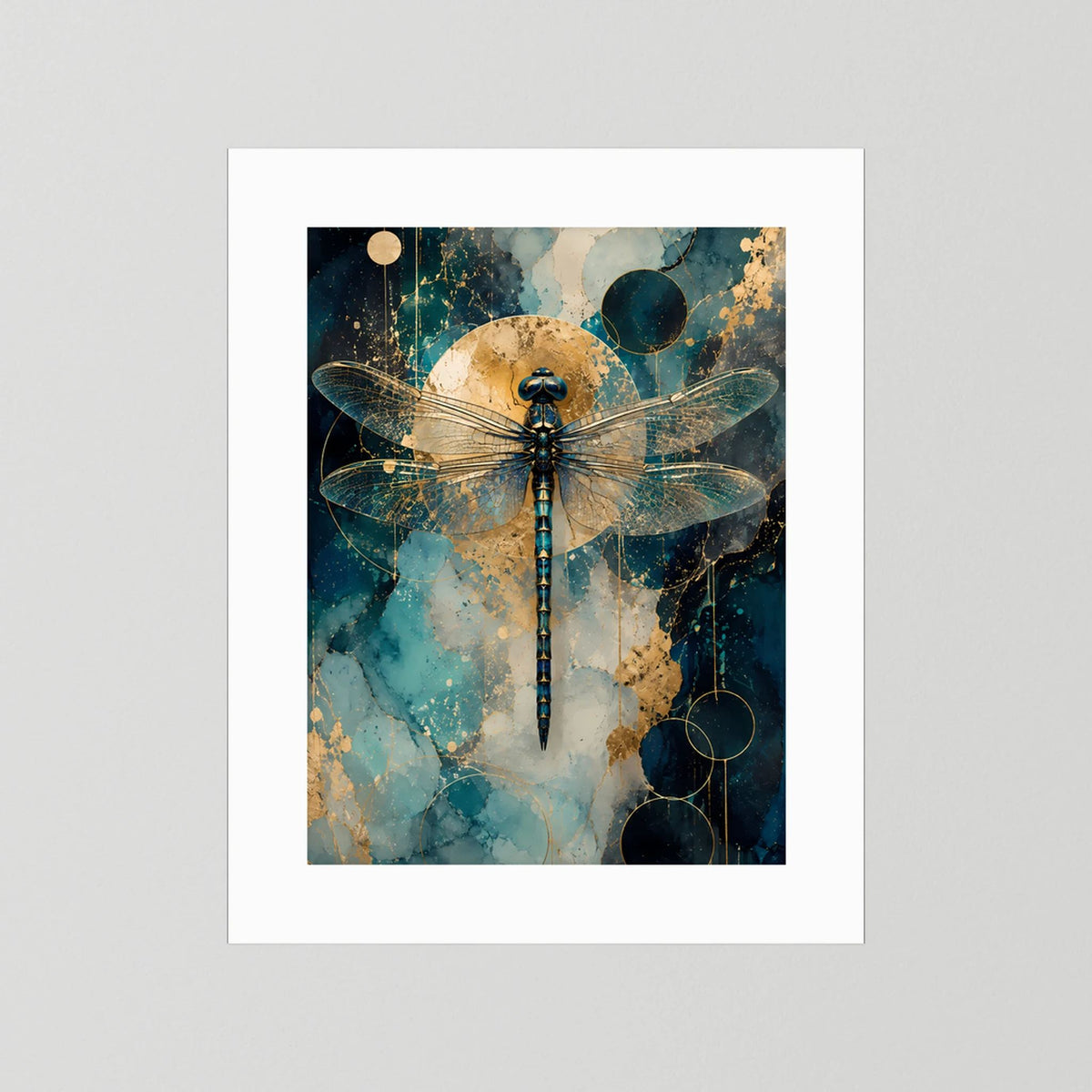 Kunstdruck im Hochformat mit weißem Passepartout: Libelle in Petrol und Gold