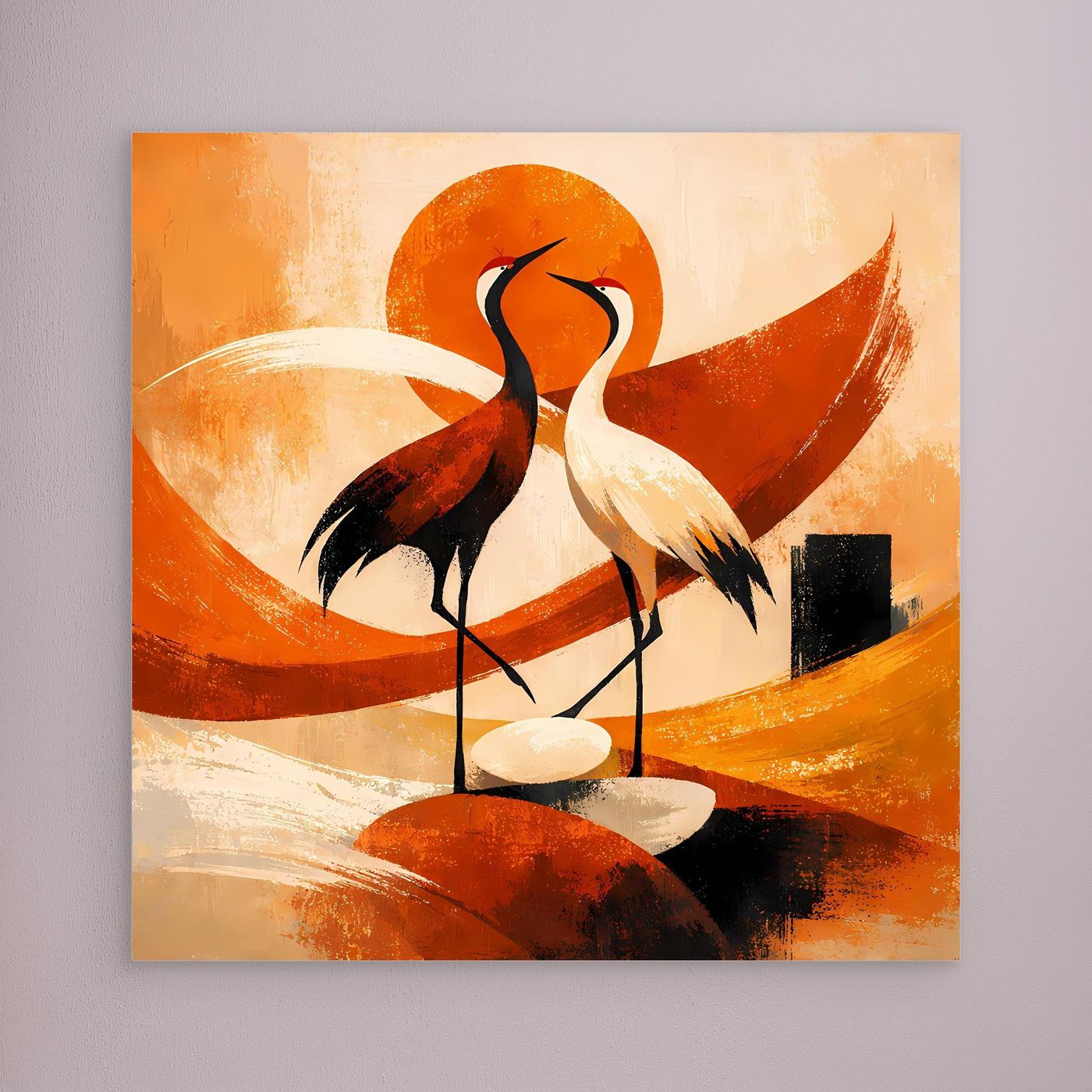 Wandbild mit zwei Kranichen im Sonnenmotiv, orangefarbene Formen, ohne sichtbaren Rahmen.
