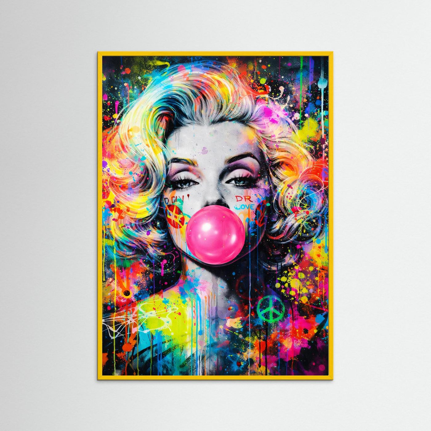 Poster mit Porträt einer blonden Frau und pinker Kaugummiblase im Neon-Graffiti, gelber Rahmen