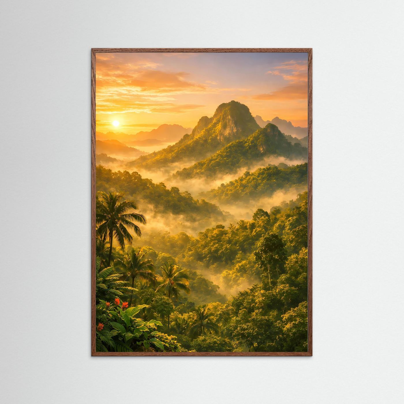 Vertikales Berg-Poster mit Dschungel und goldenem Sonnenaufgang, brauner Holzrahmen