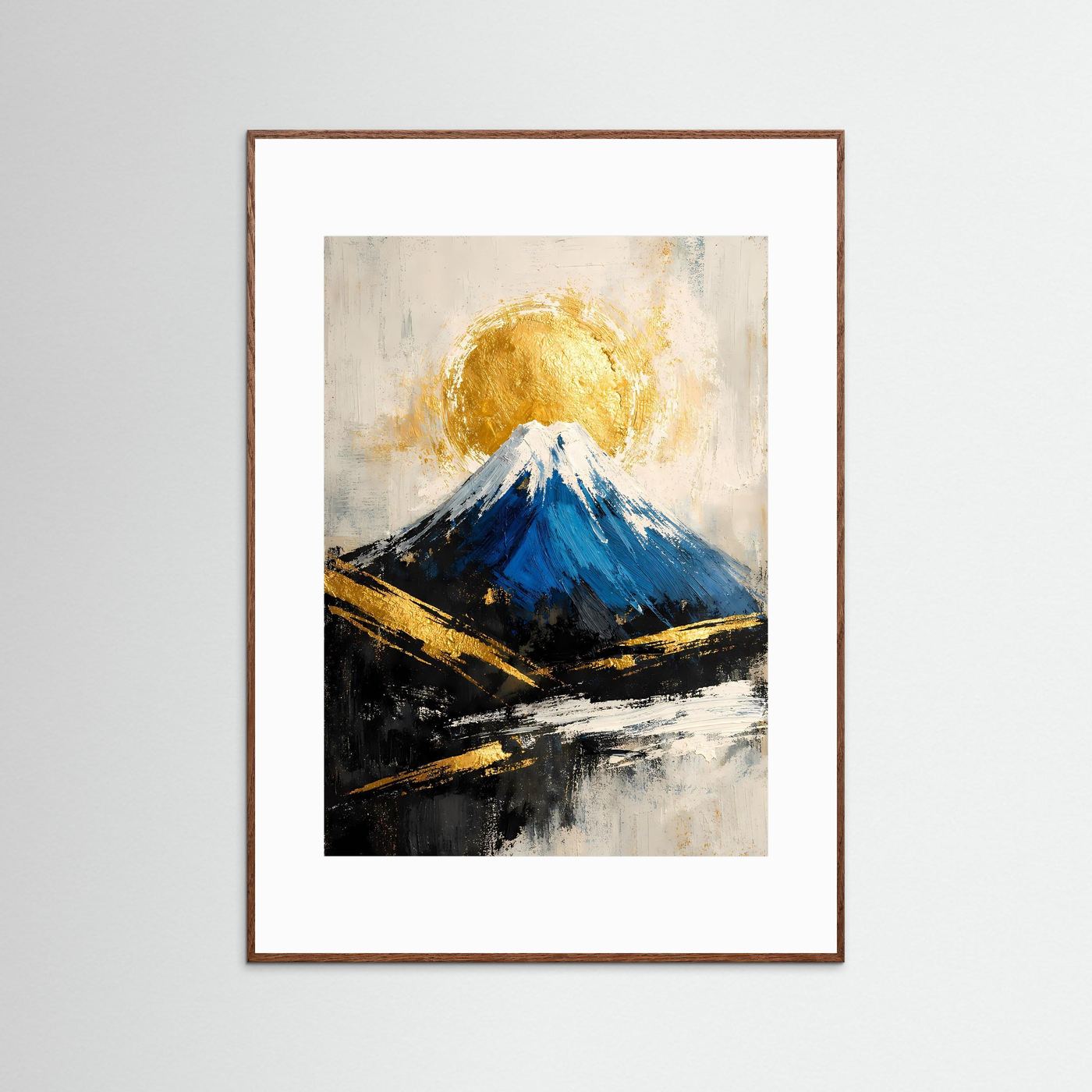 Abstraktes Bergposter Hochformat mit dunklem Holzrahmen, goldener Sonne und tiefblauem Berg