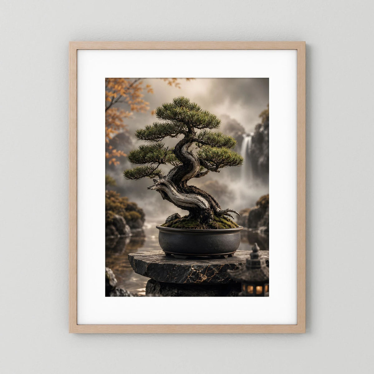 Bonsai-Baum-Poster im hellen Holzrahmen mit weißem Rand, Bonsai auf Steinpodest