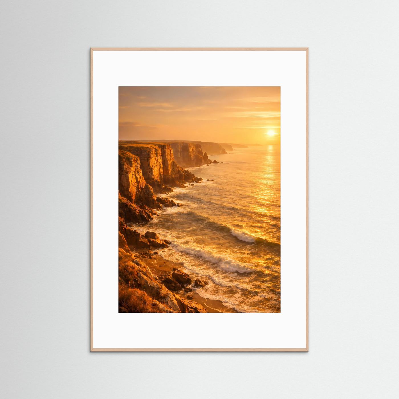 Steilküsten-Poster mit Sonnenuntergang, weiß gerahmt